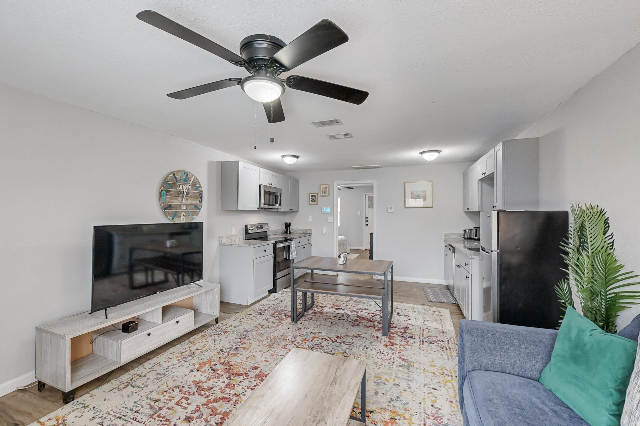 1532 Whitaker Avenue Dallas TX 75216