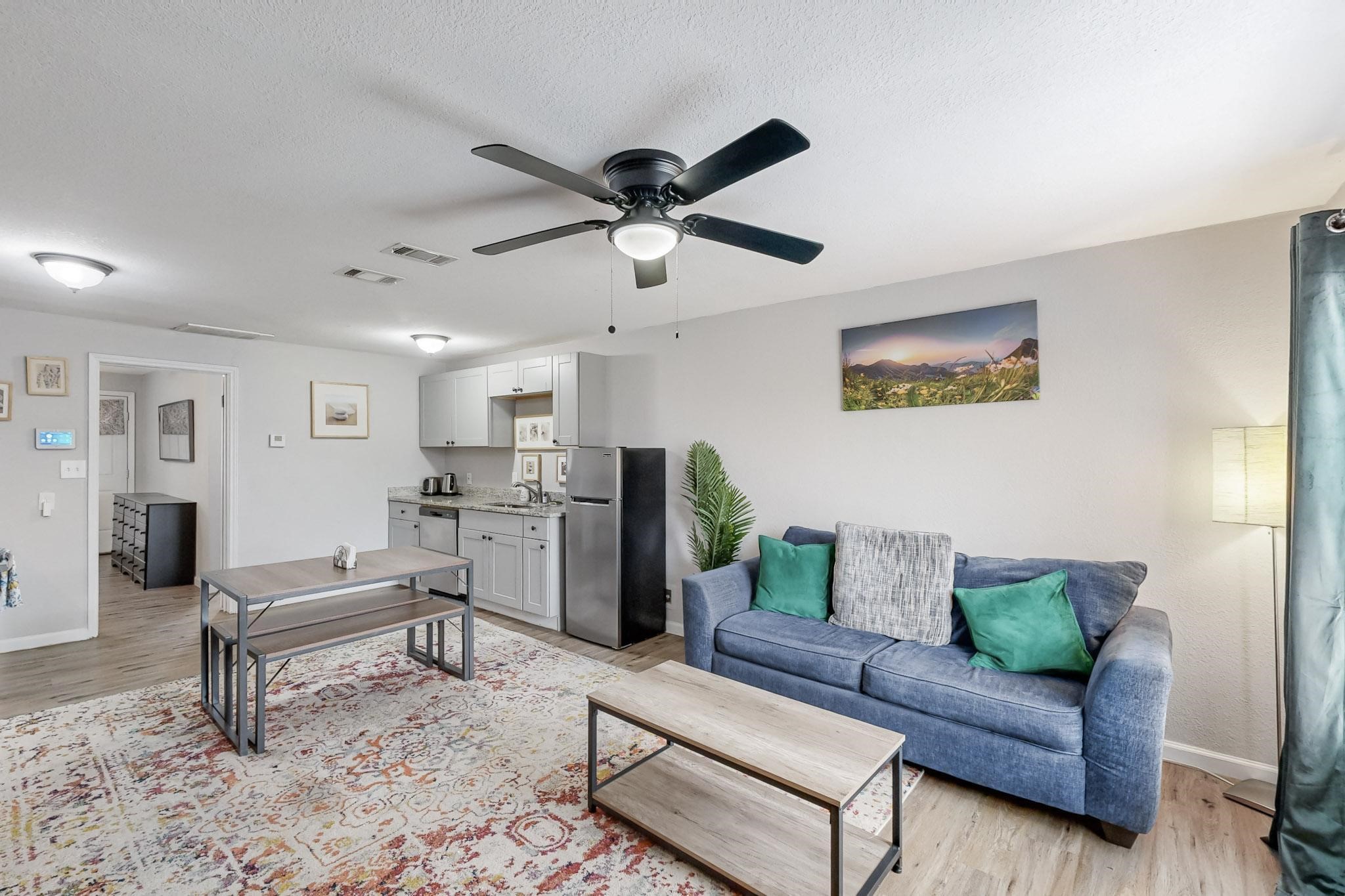 1532 Whitaker Avenue Dallas TX 75216