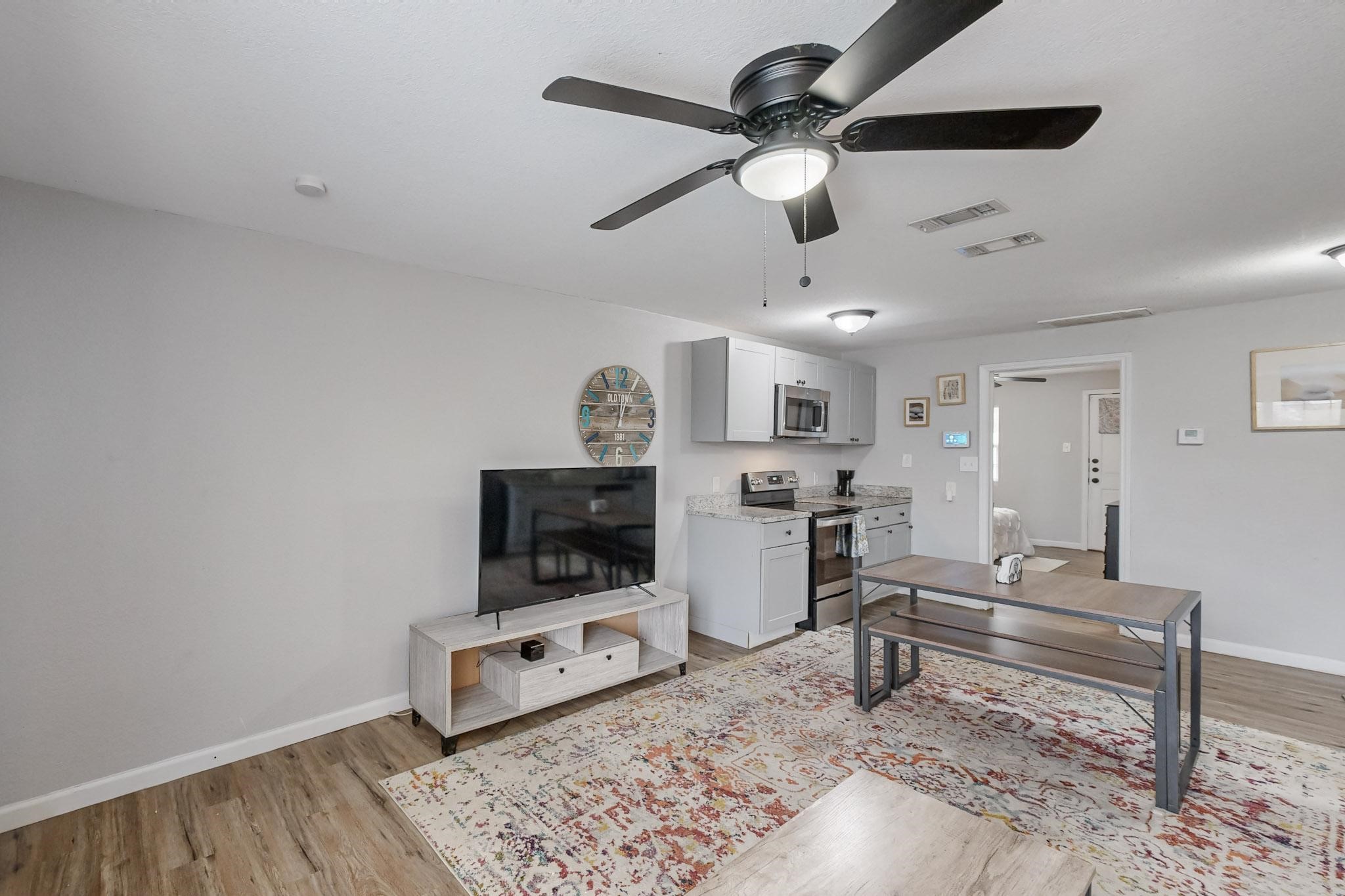 1532 Whitaker Avenue Dallas TX 75216
