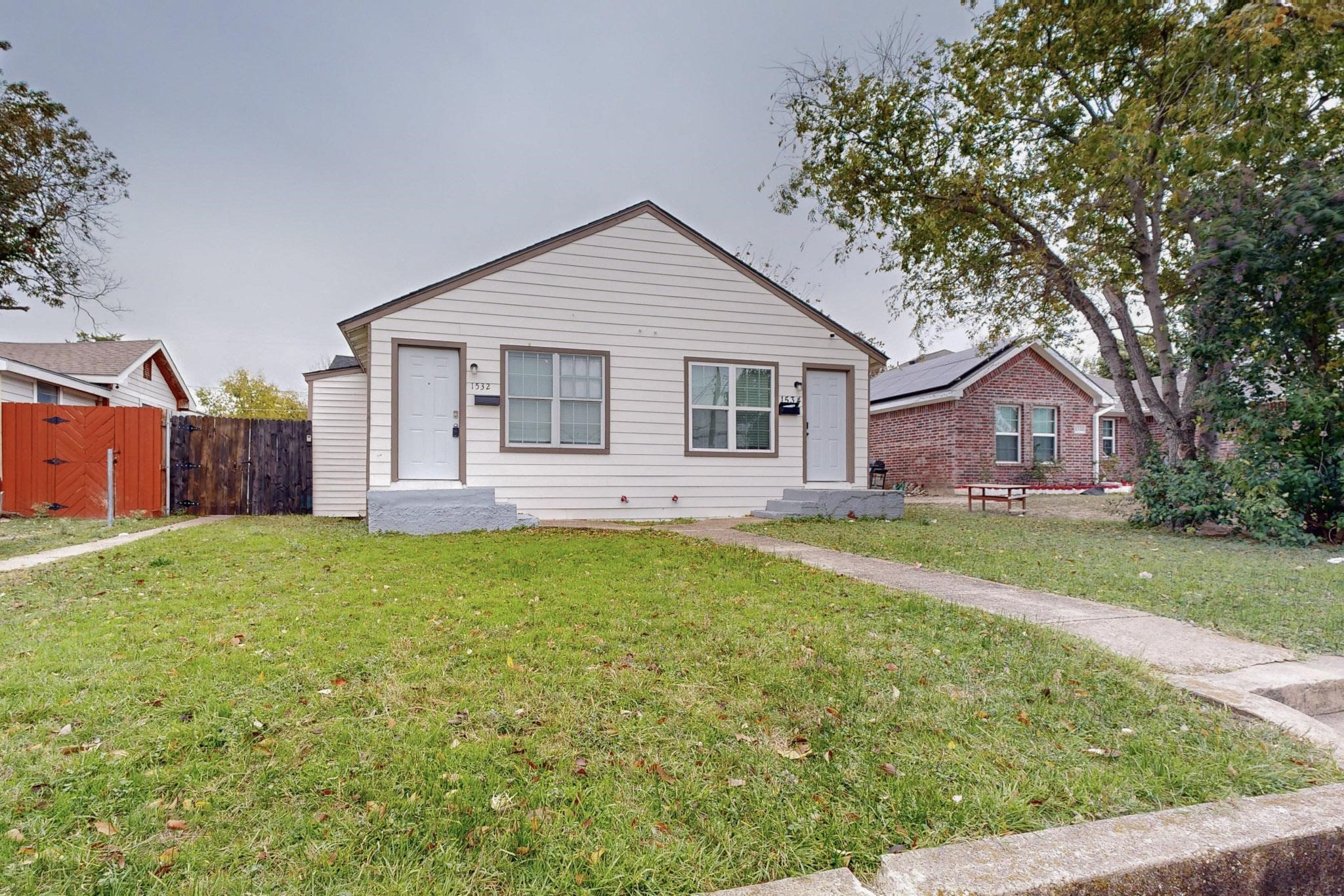 1532 Whitaker Avenue Dallas TX 75216