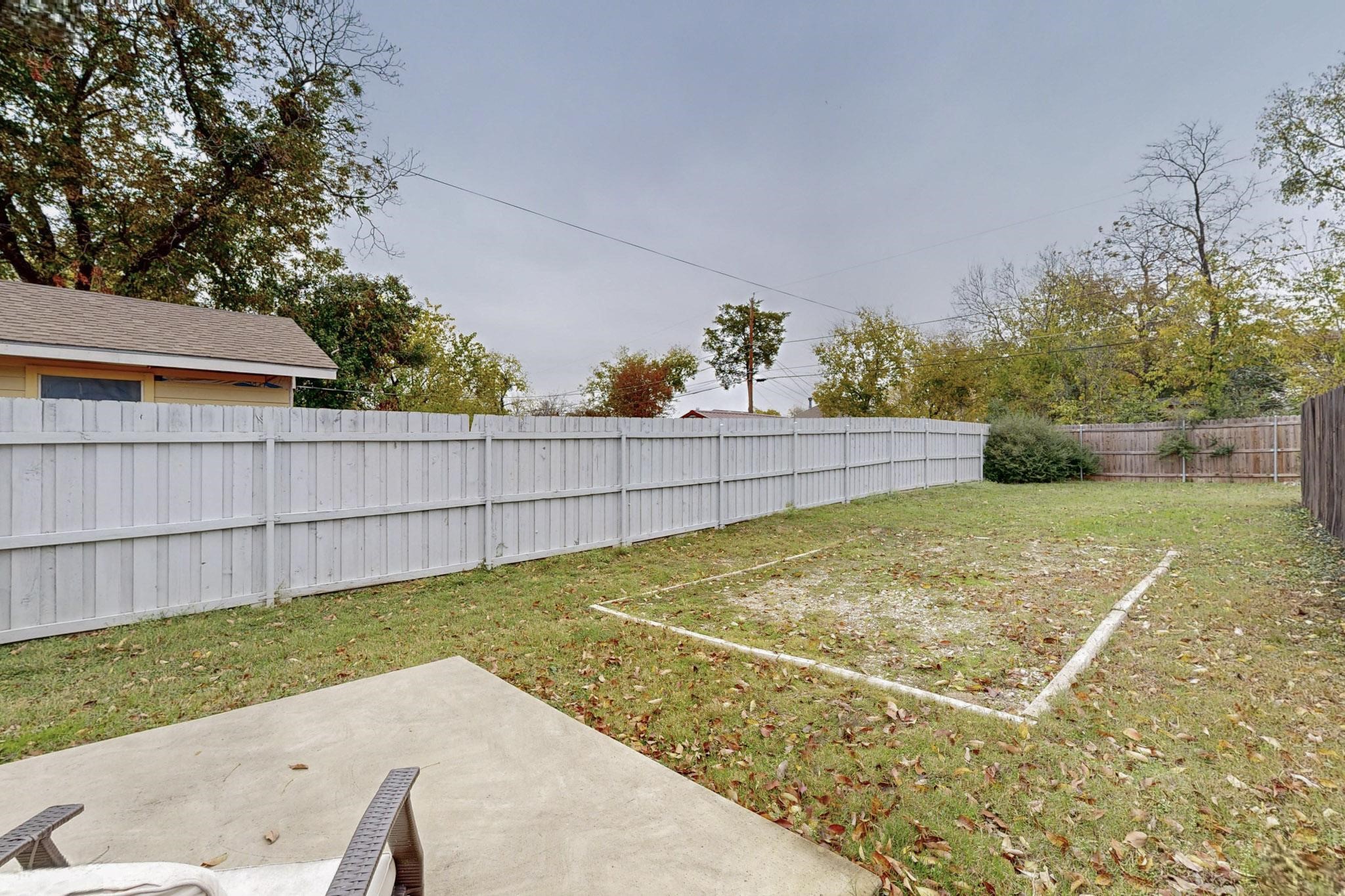 1532 Whitaker Avenue Dallas TX 75216