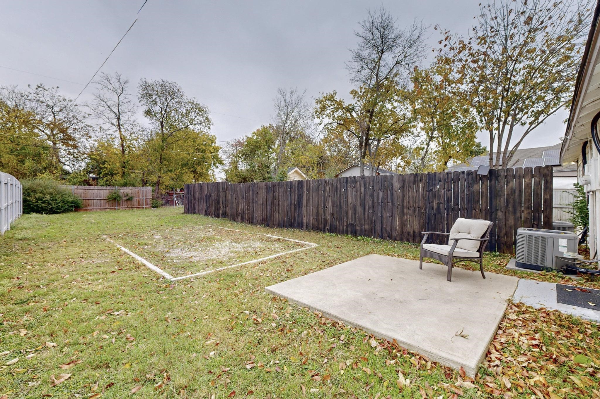 1532 Whitaker Avenue Dallas TX 75216
