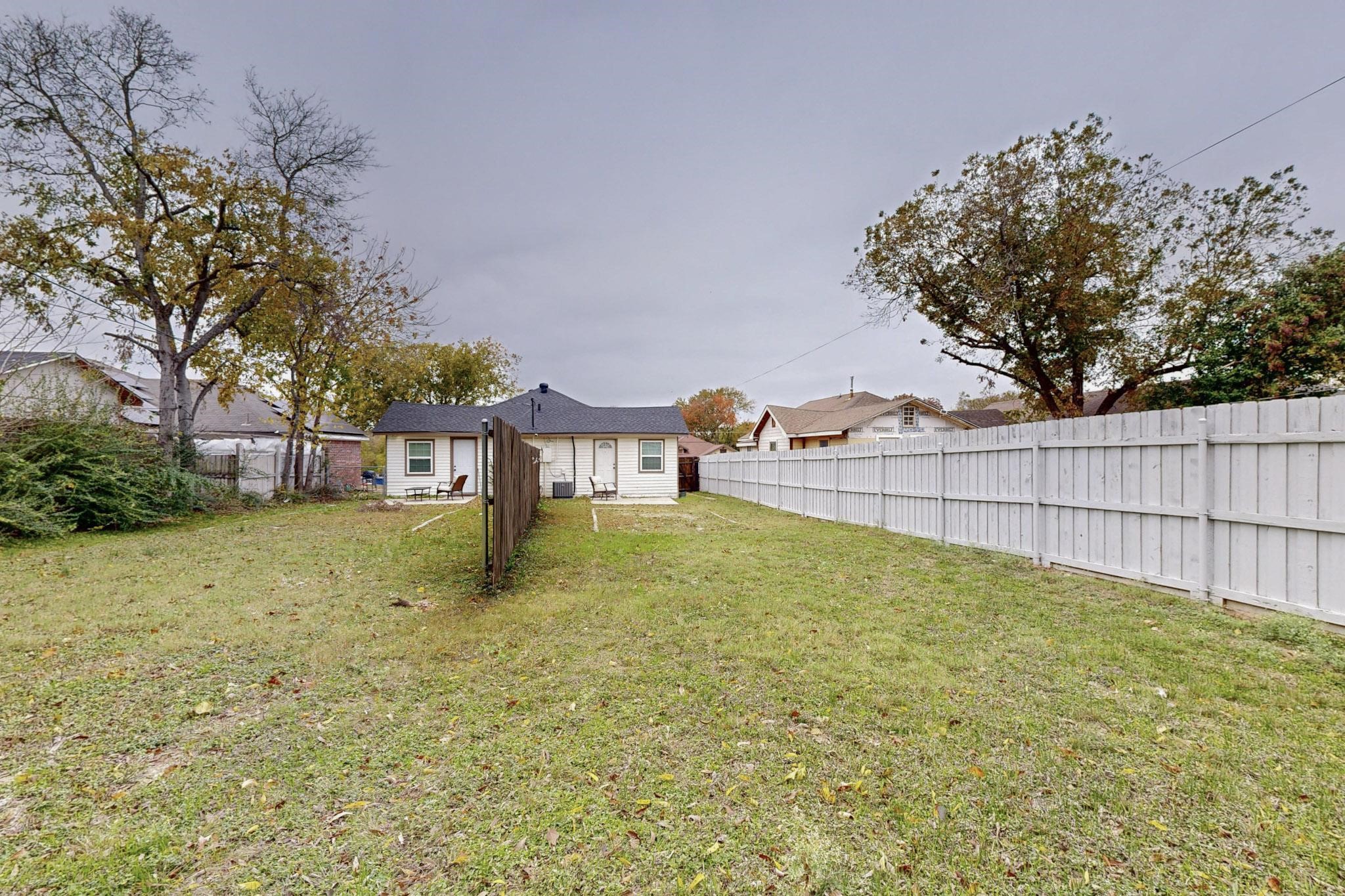 1532 Whitaker Avenue Dallas TX 75216