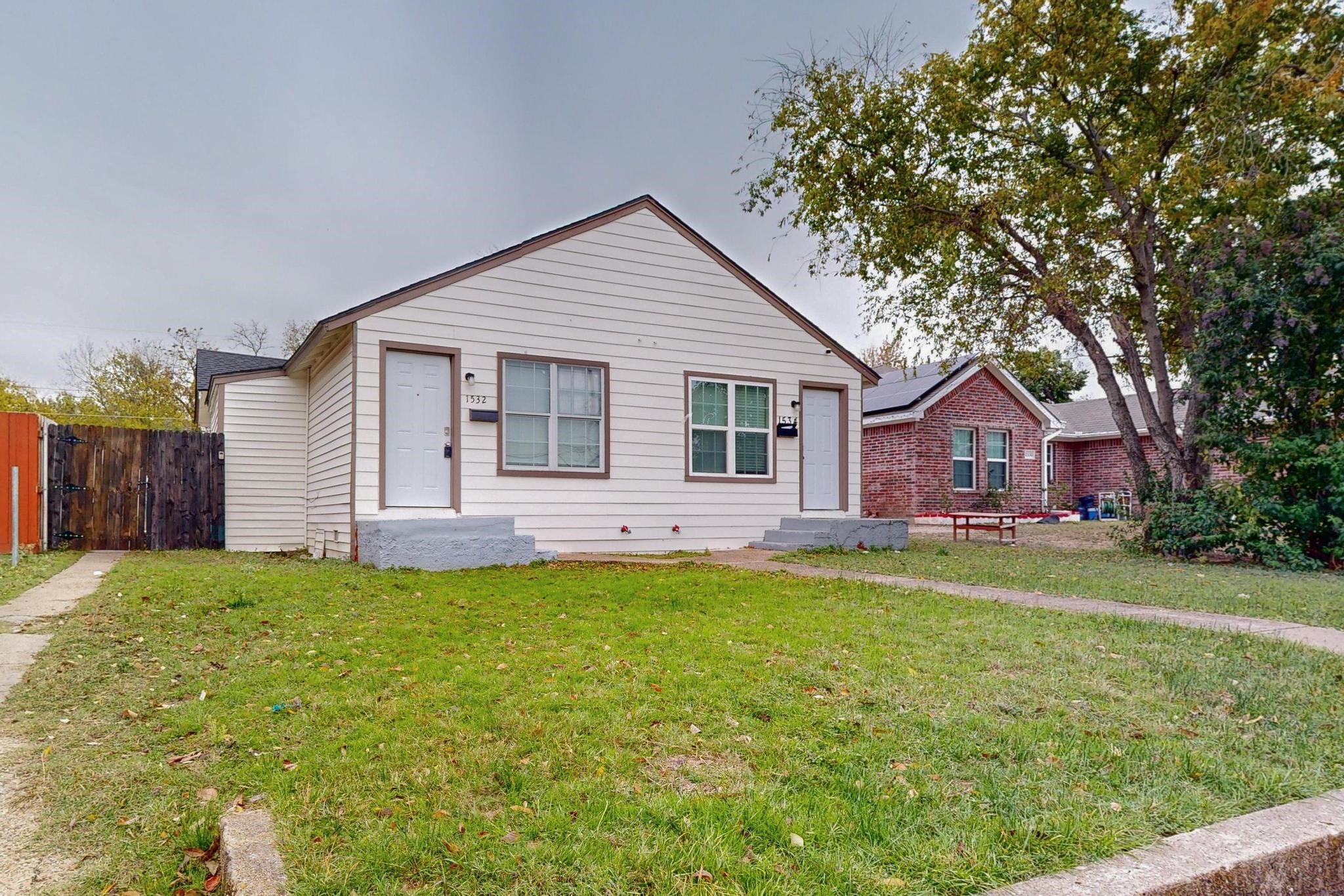 1532 Whitaker Avenue Dallas TX 75216