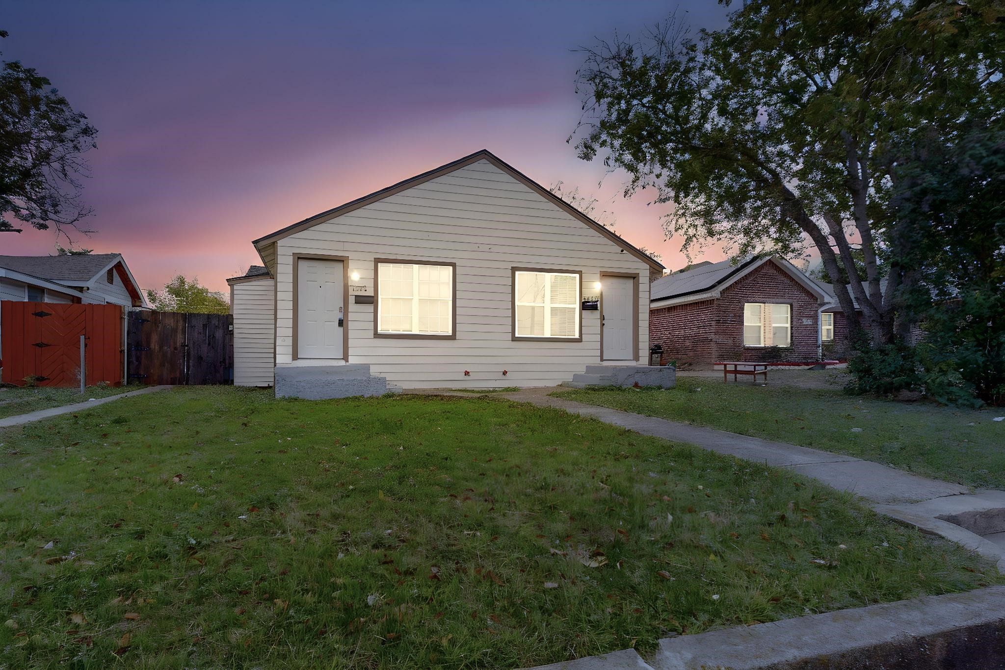 1532 Whitaker Avenue Dallas TX 75216
