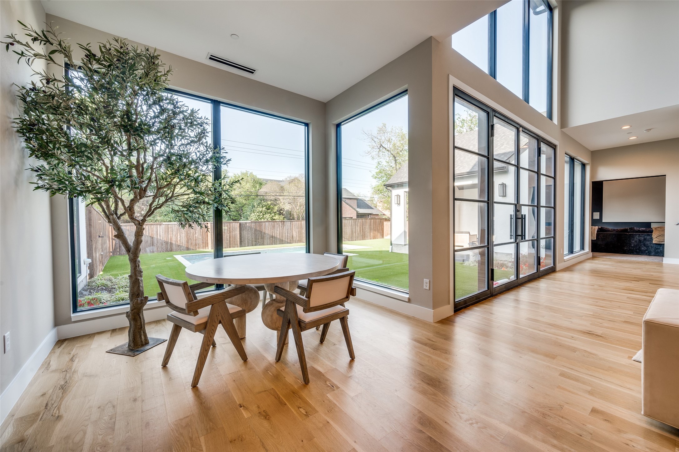 4215 Nashwood Lane Dallas TX 75244