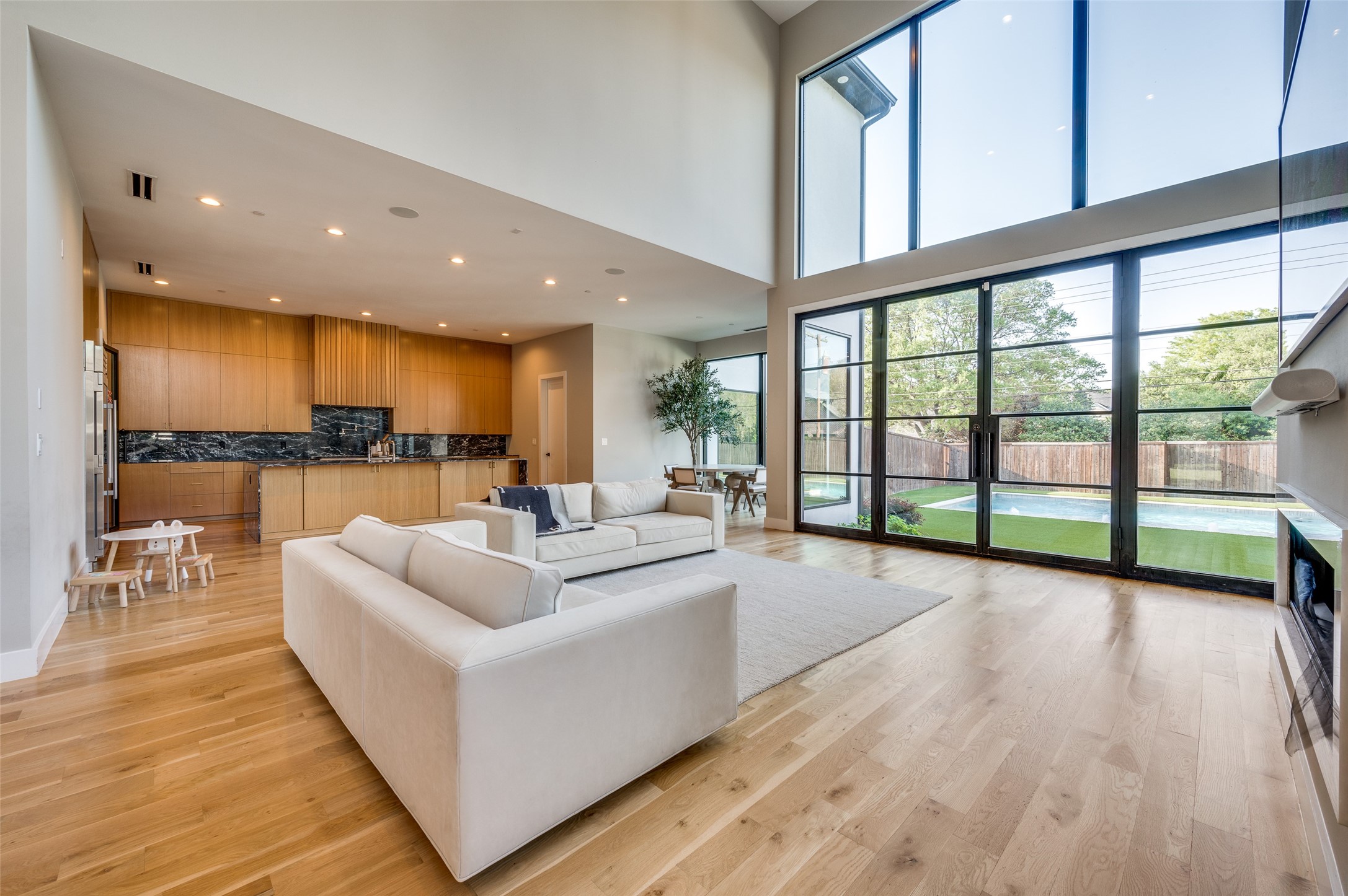 4215 Nashwood Lane Dallas TX 75244