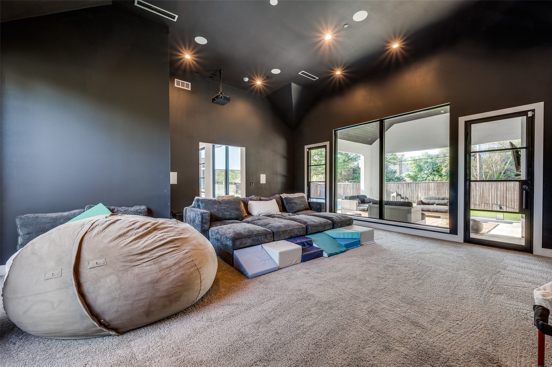 4215 Nashwood Lane Dallas TX 75244