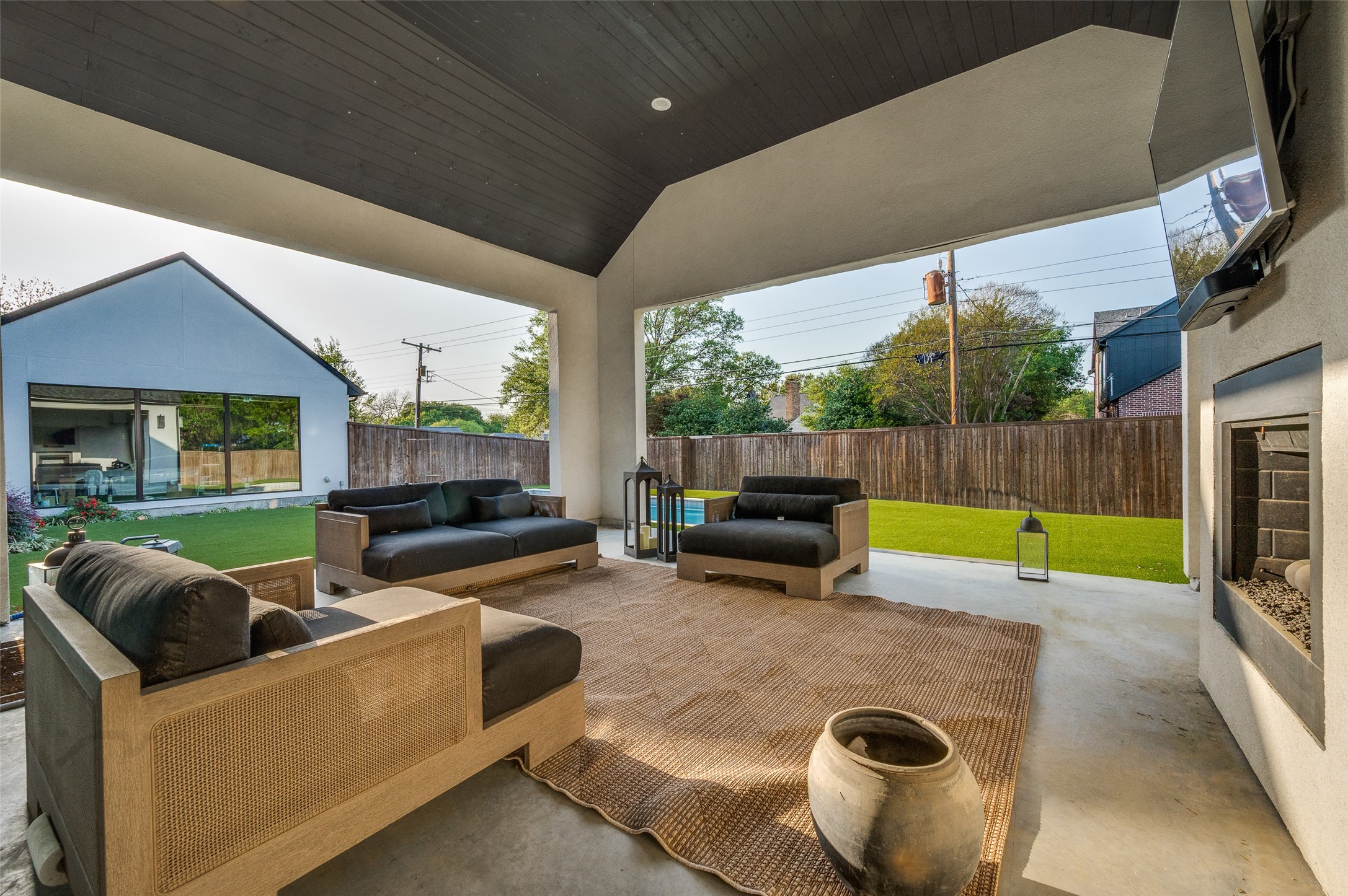 4215 Nashwood Lane Dallas TX 75244