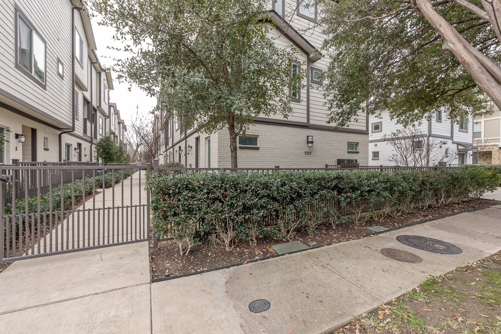 5924 Hudson Street Dallas TX 75206