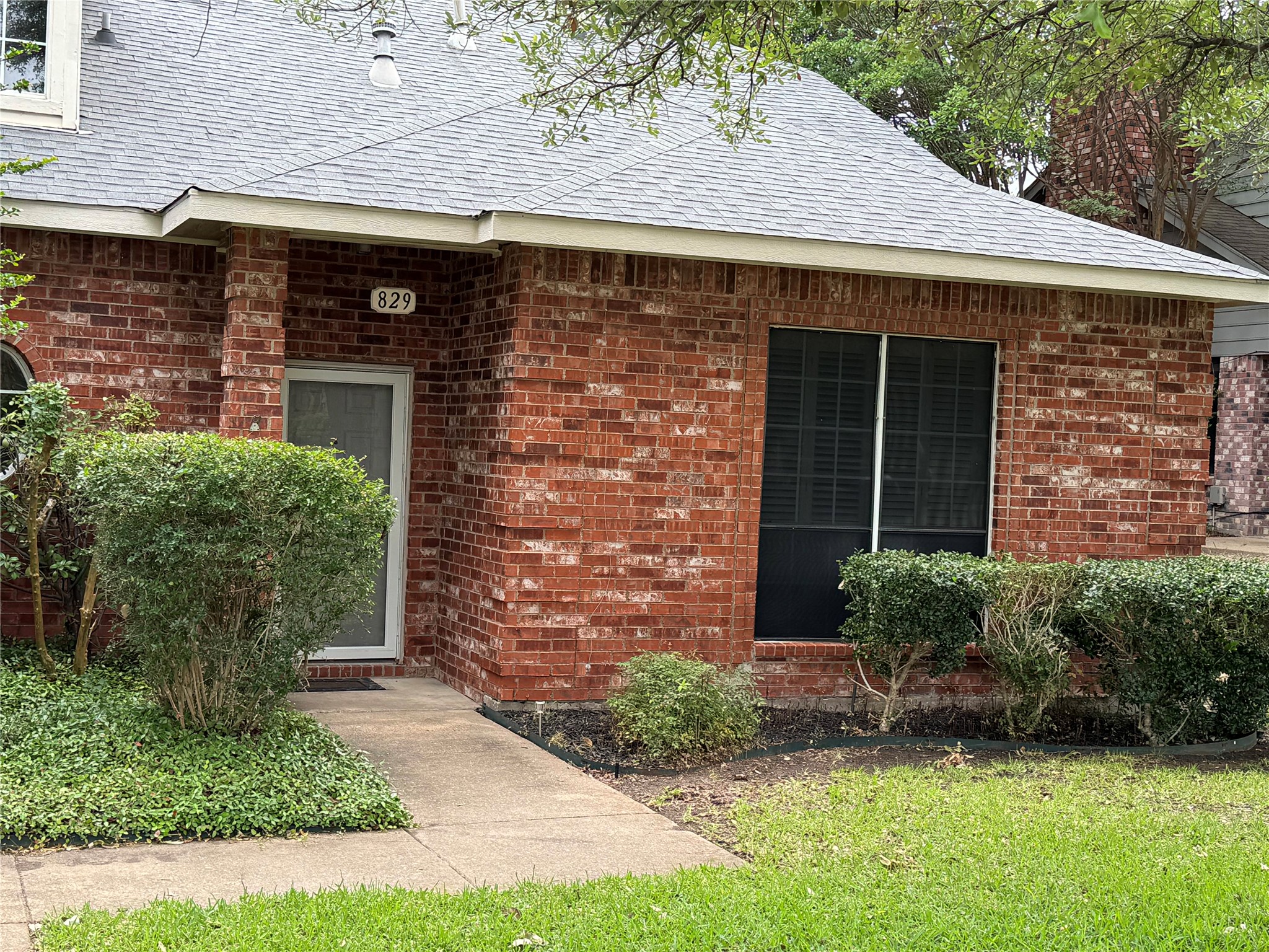 827 Ash Grove Lane Desoto TX 75115