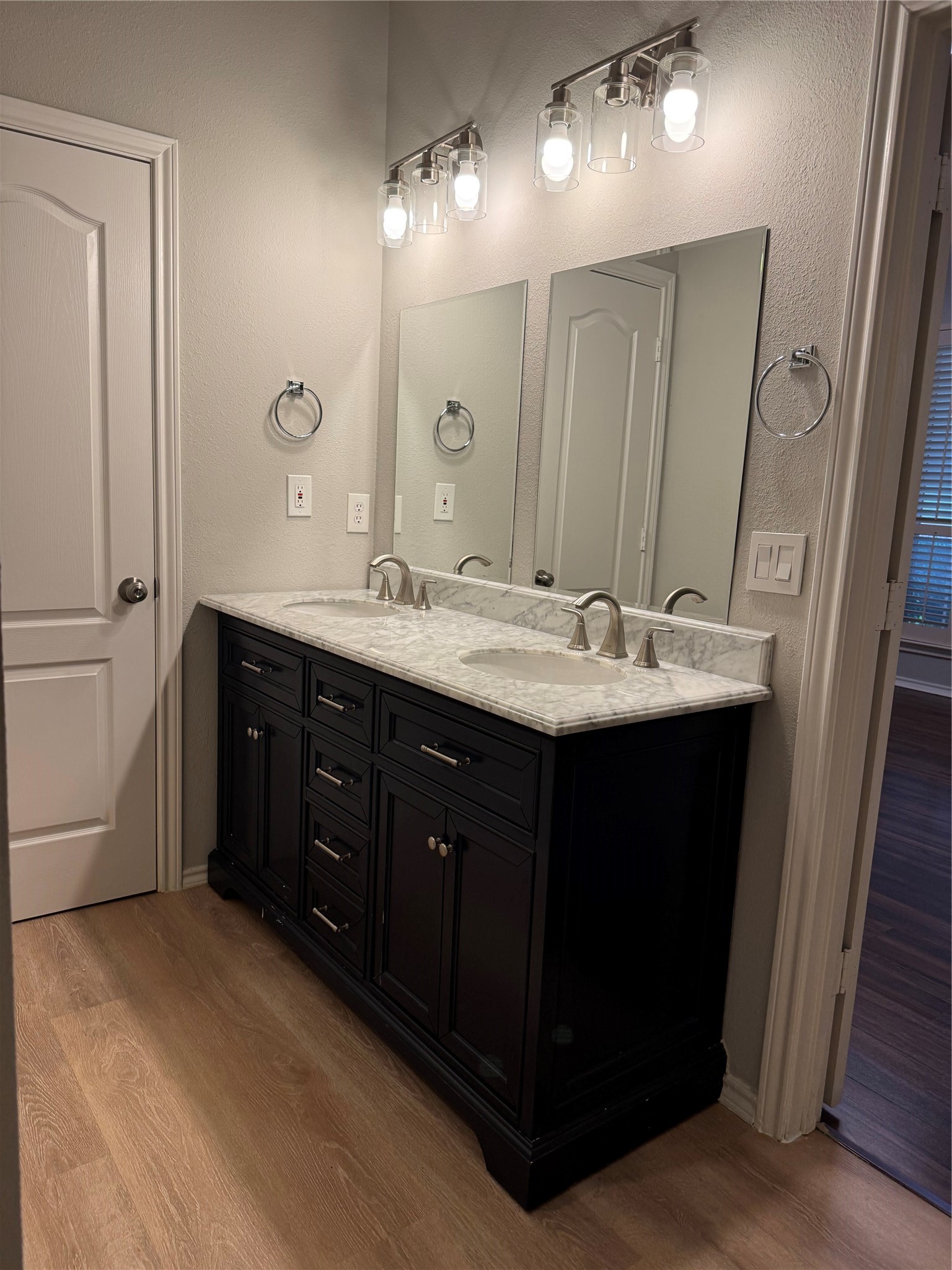 827 Ash Grove Lane Desoto TX 75115
