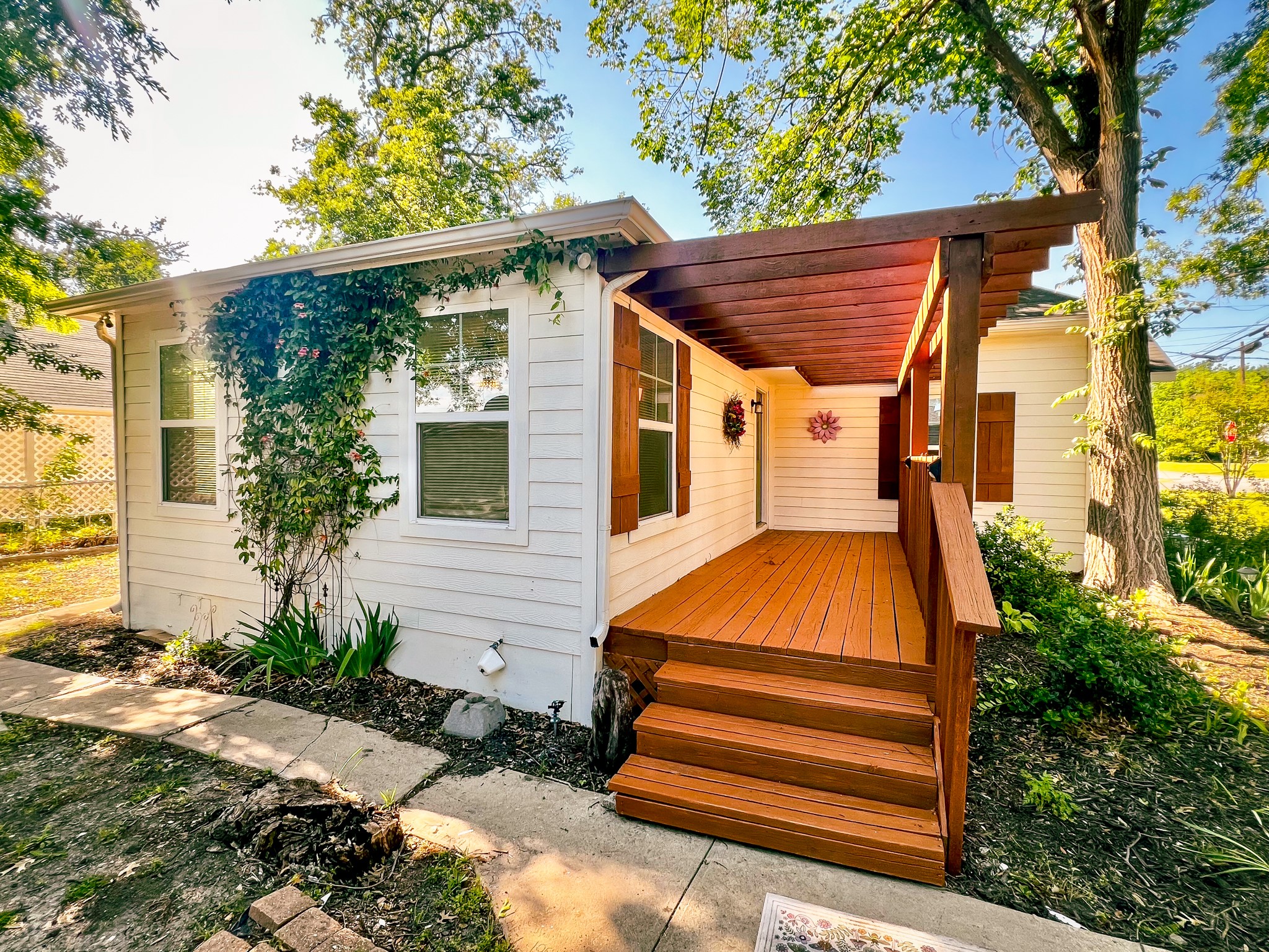 182 Douglas Street Van Alstyne TX 75495