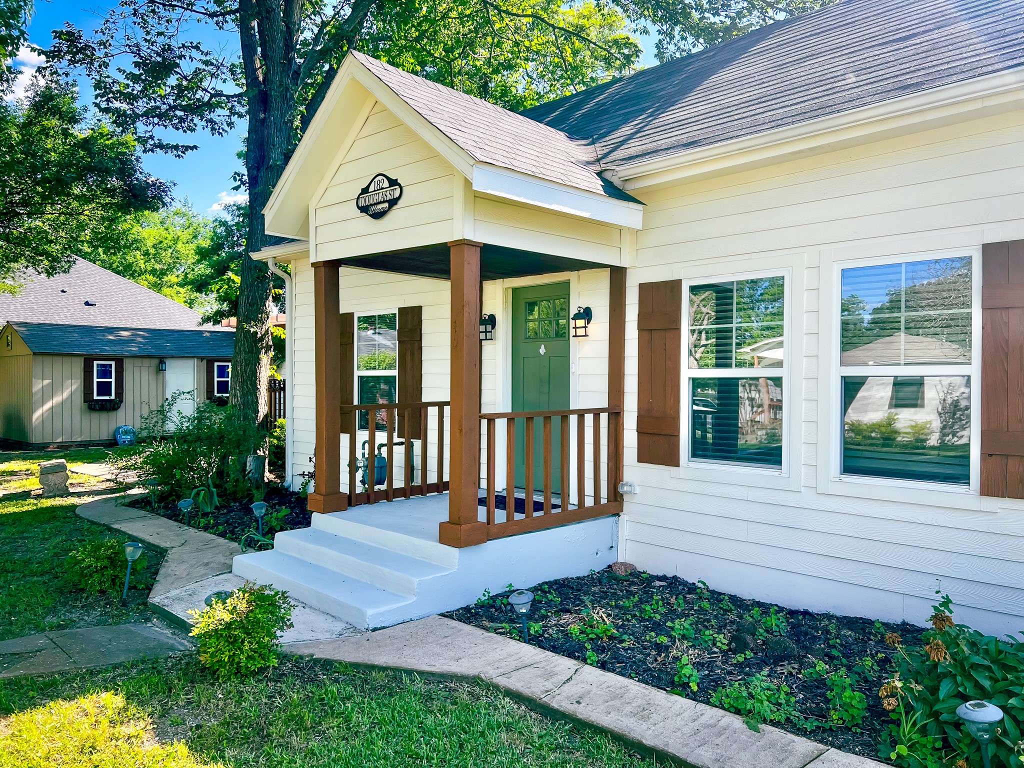 182 Douglas Street Van Alstyne TX 75495