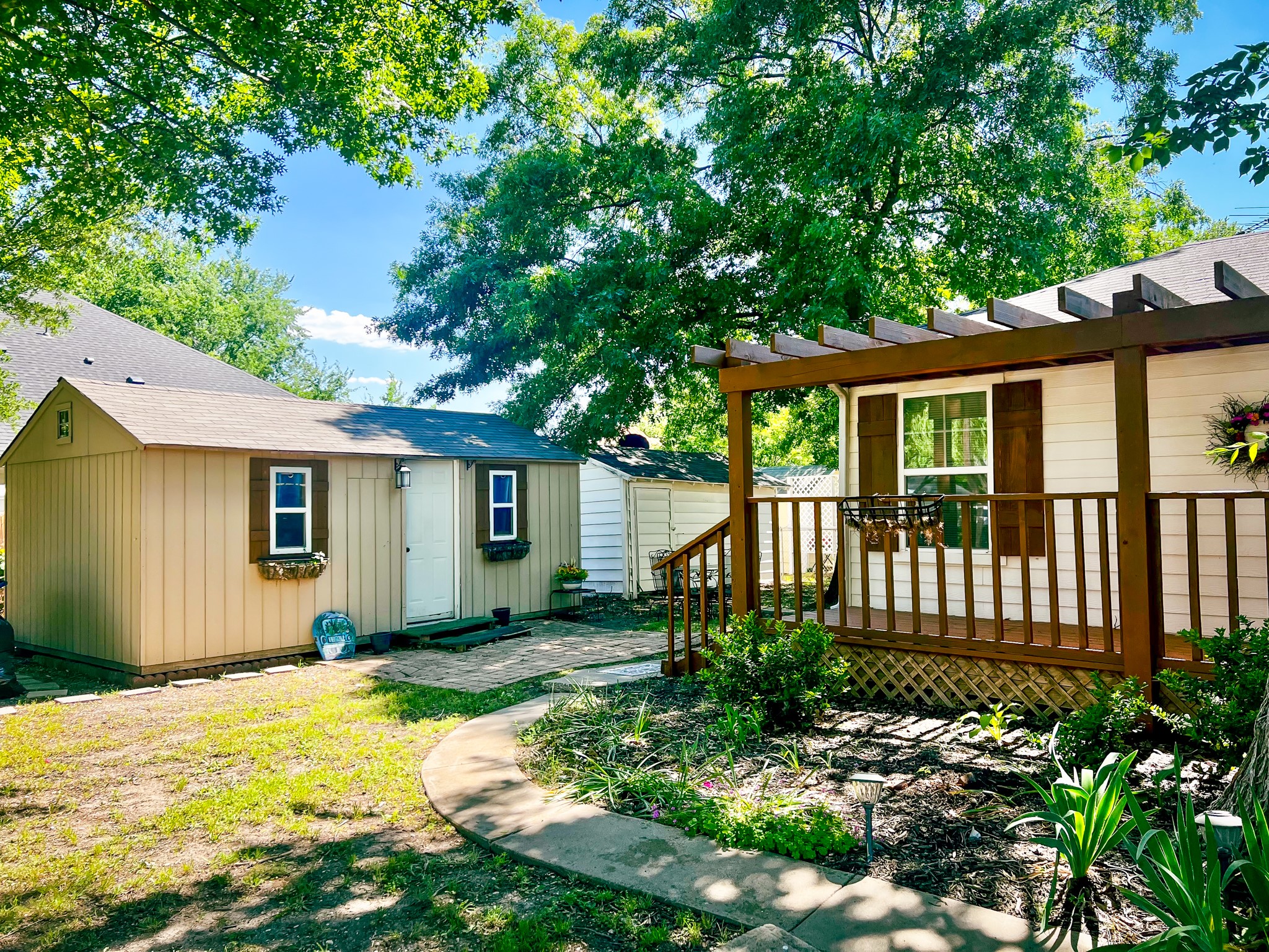 182 Douglas Street Van Alstyne TX 75495