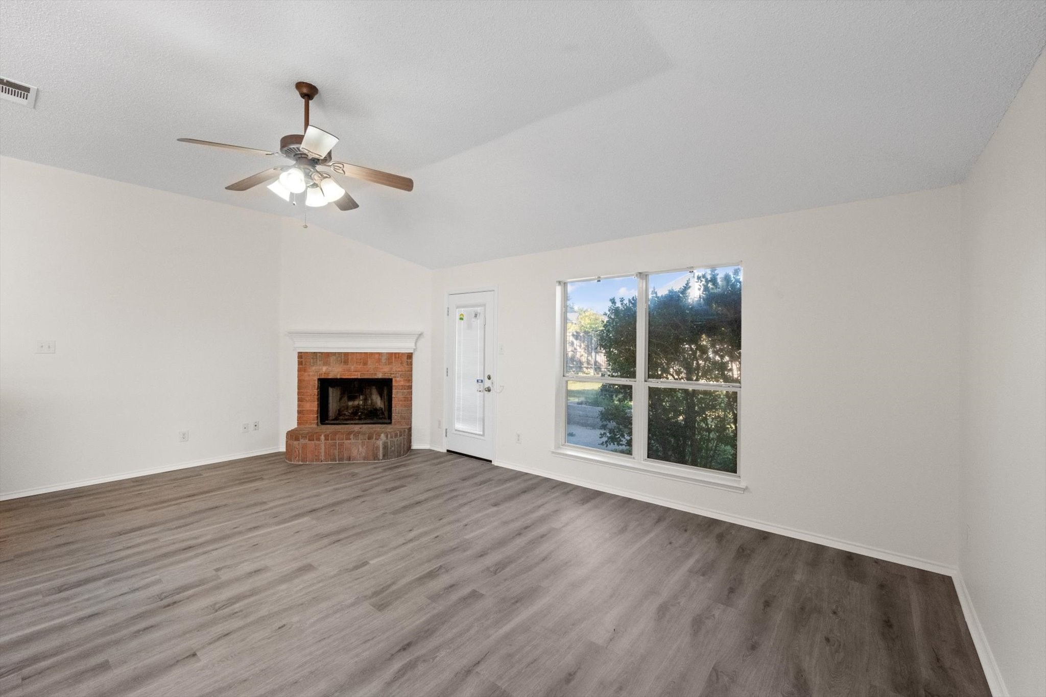 8008 Peregrine Trail Arlington TX 76001