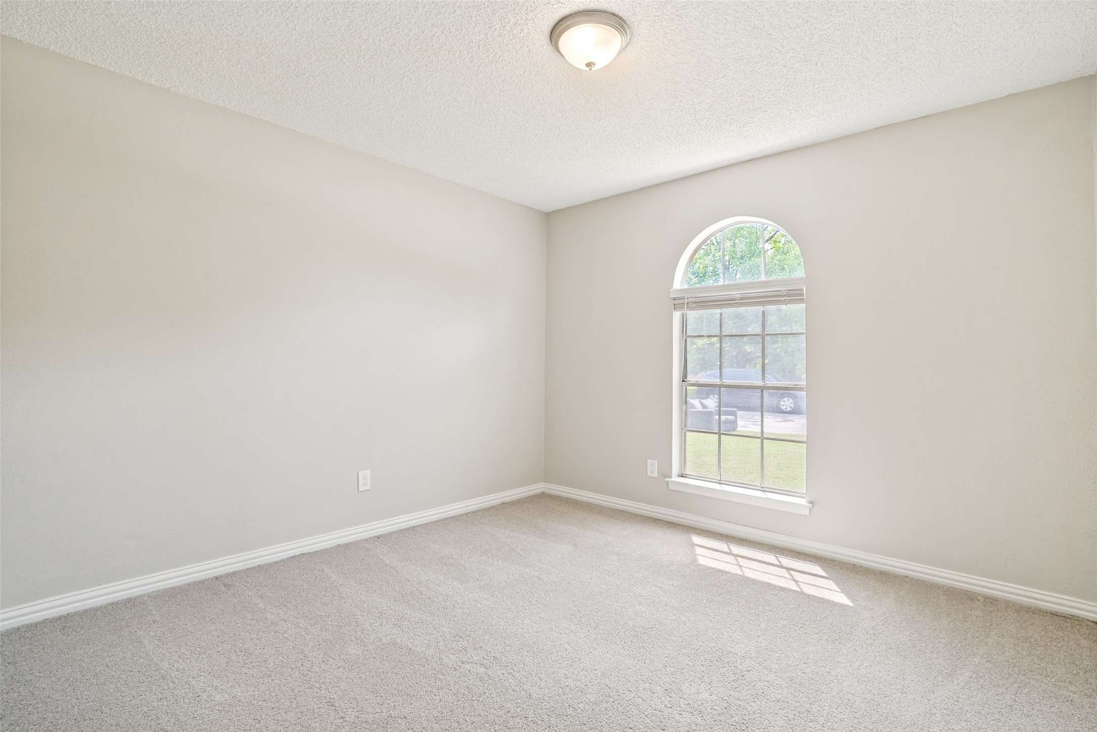 634 Lisa Street Burleson TX 76028