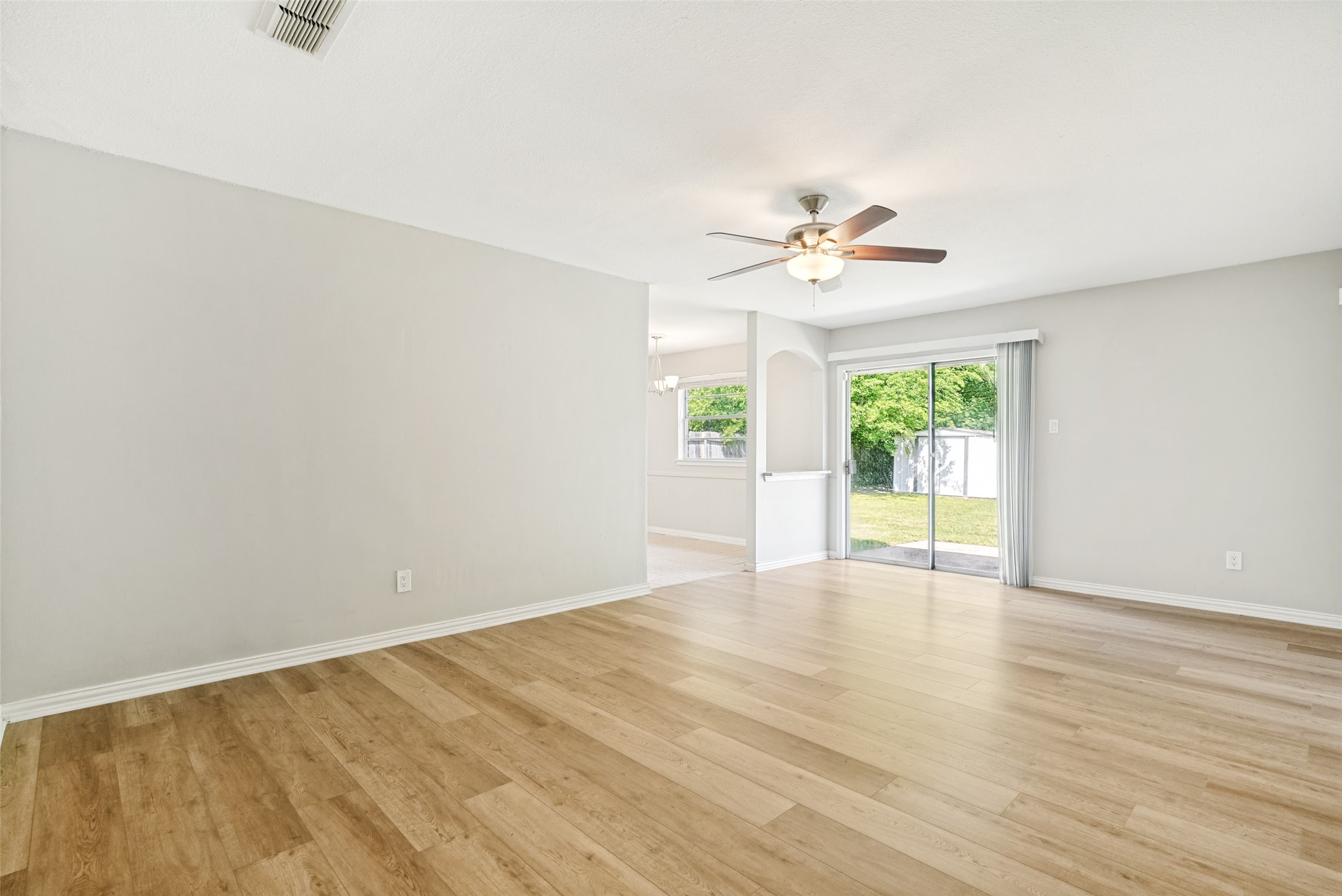 634 Lisa Street Burleson TX 76028