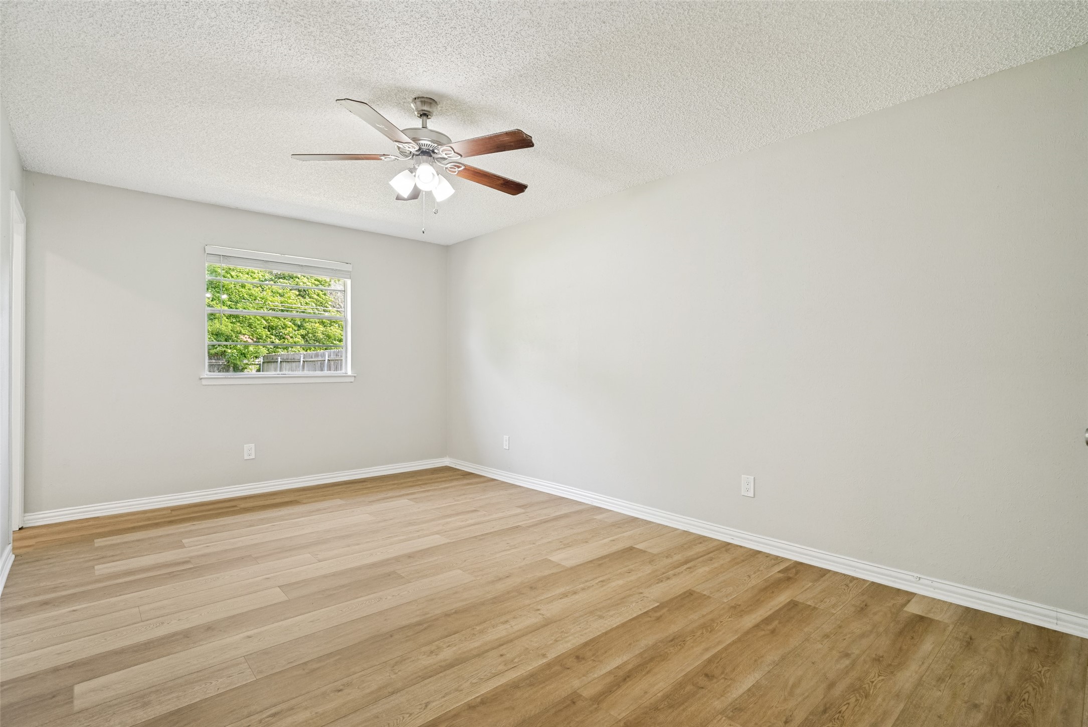 634 Lisa Street Burleson TX 76028