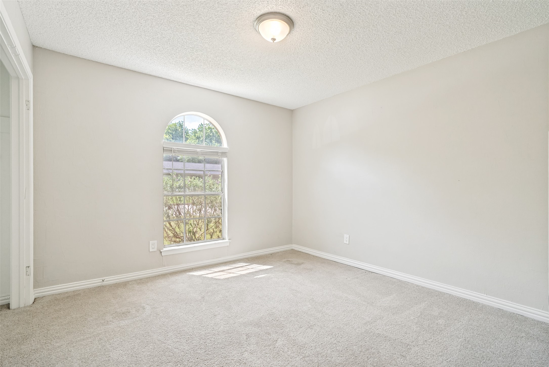 634 Lisa Street Burleson TX 76028
