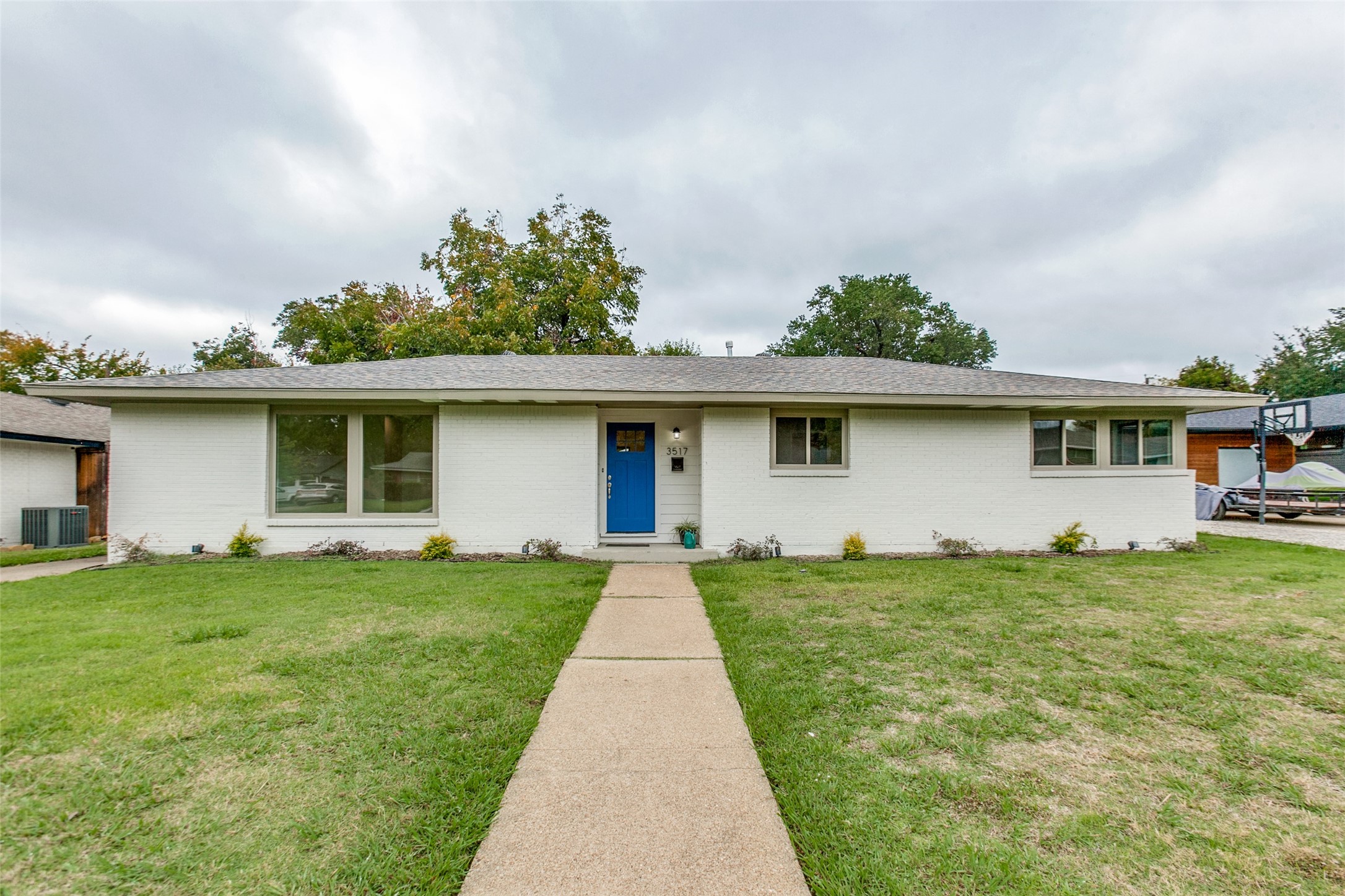 3517 Woodleigh Drive Dallas TX 75229