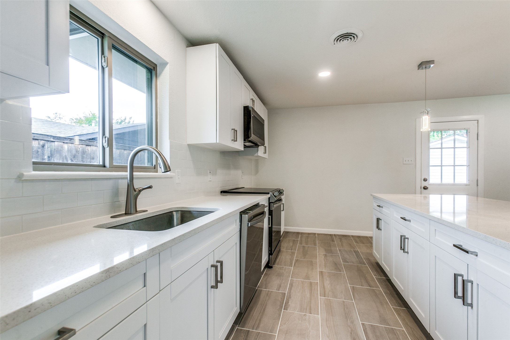 3517 Woodleigh Drive Dallas TX 75229
