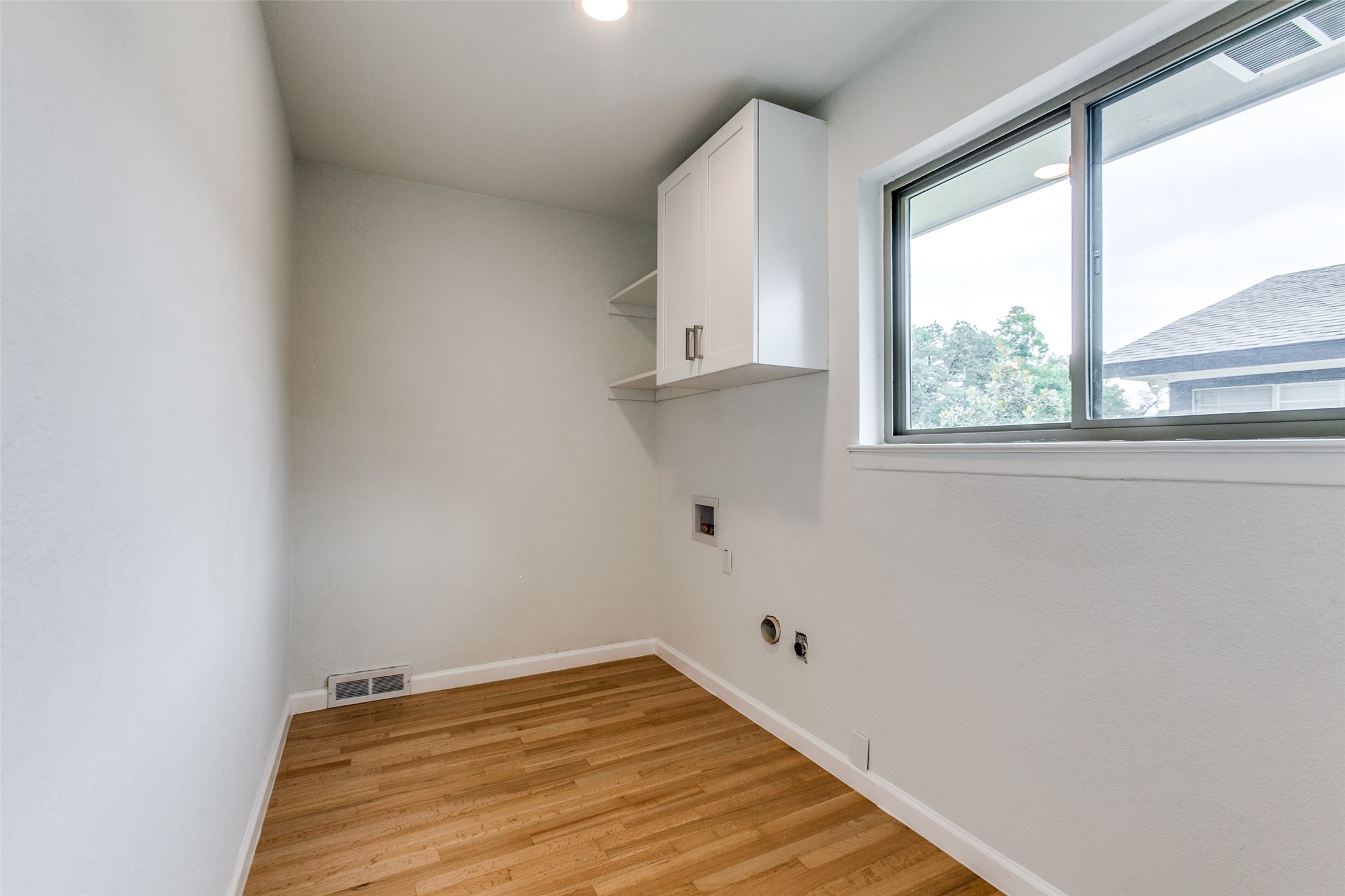 3517 Woodleigh Drive Dallas TX 75229