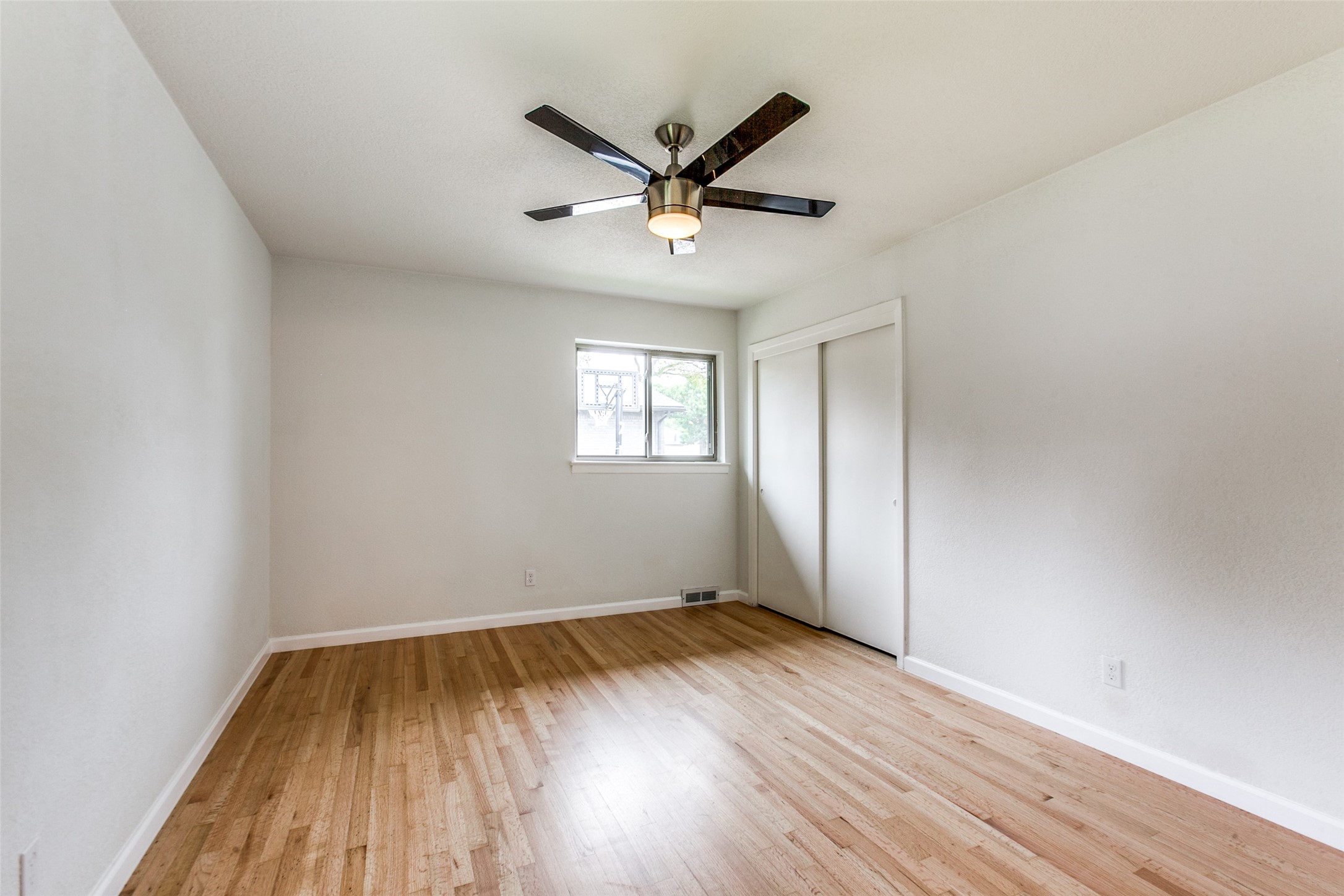3517 Woodleigh Drive Dallas TX 75229
