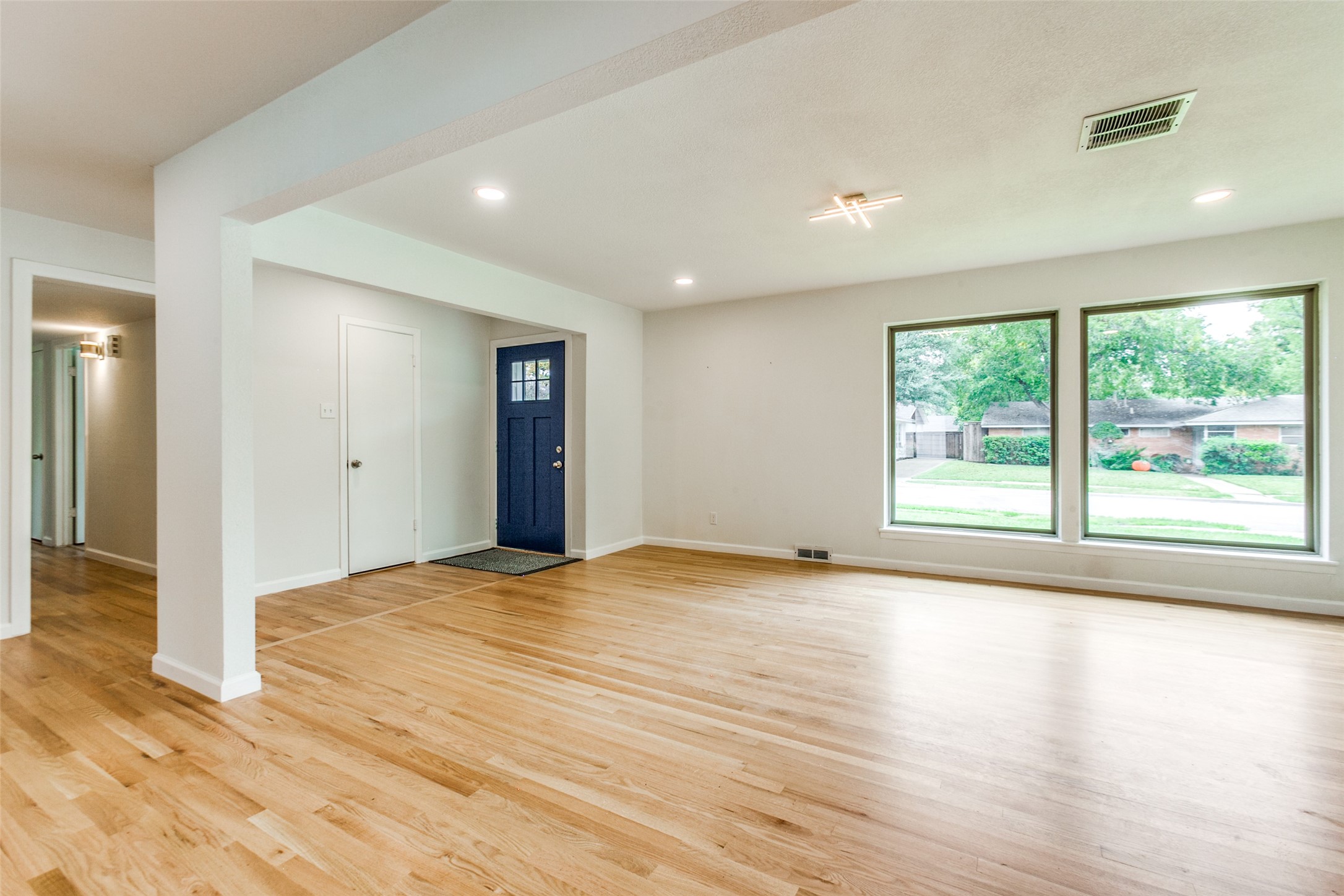3517 Woodleigh Drive Dallas TX 75229