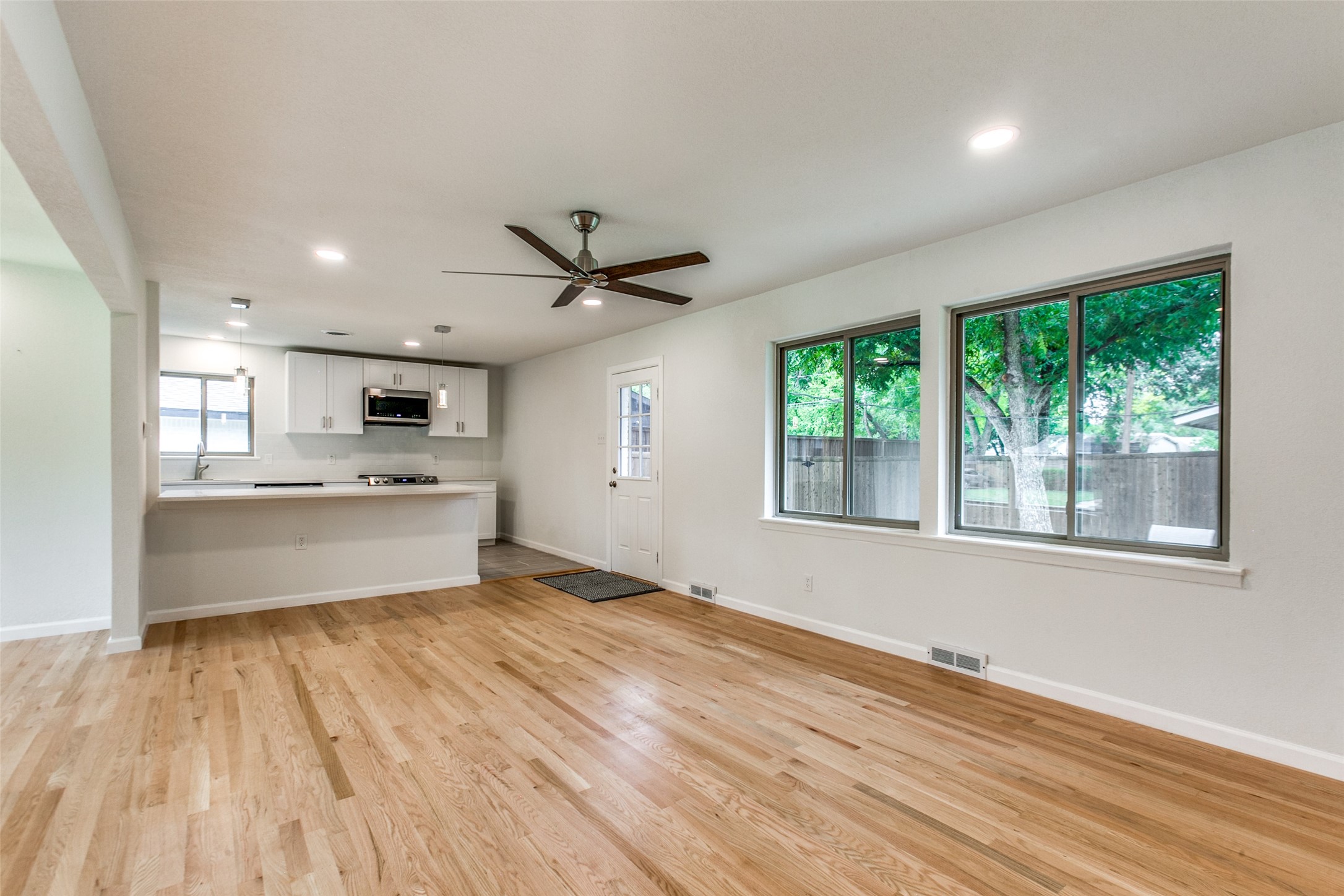 3517 Woodleigh Drive Dallas TX 75229