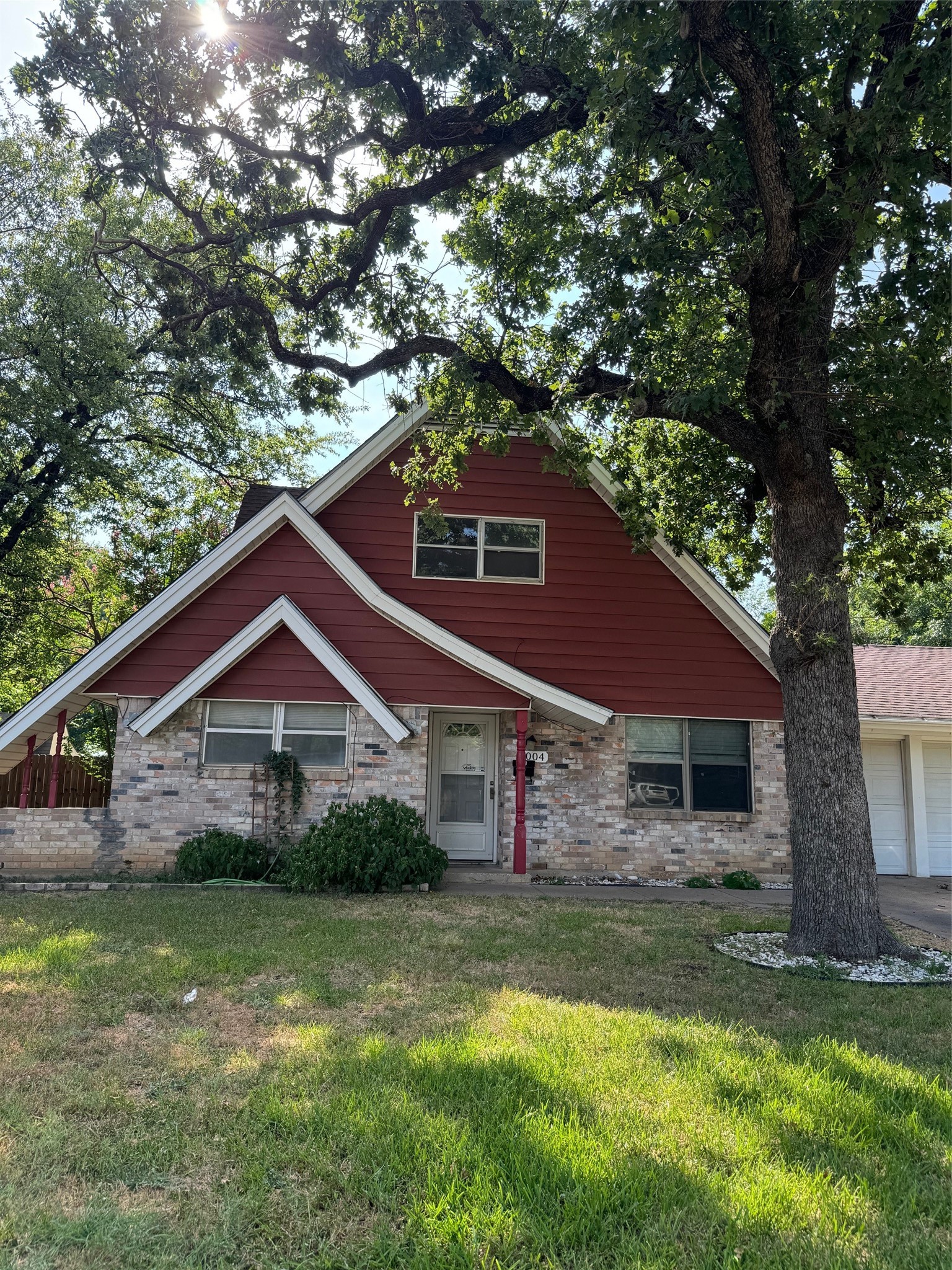 1004 Oakwood Drive Euless TX 76040