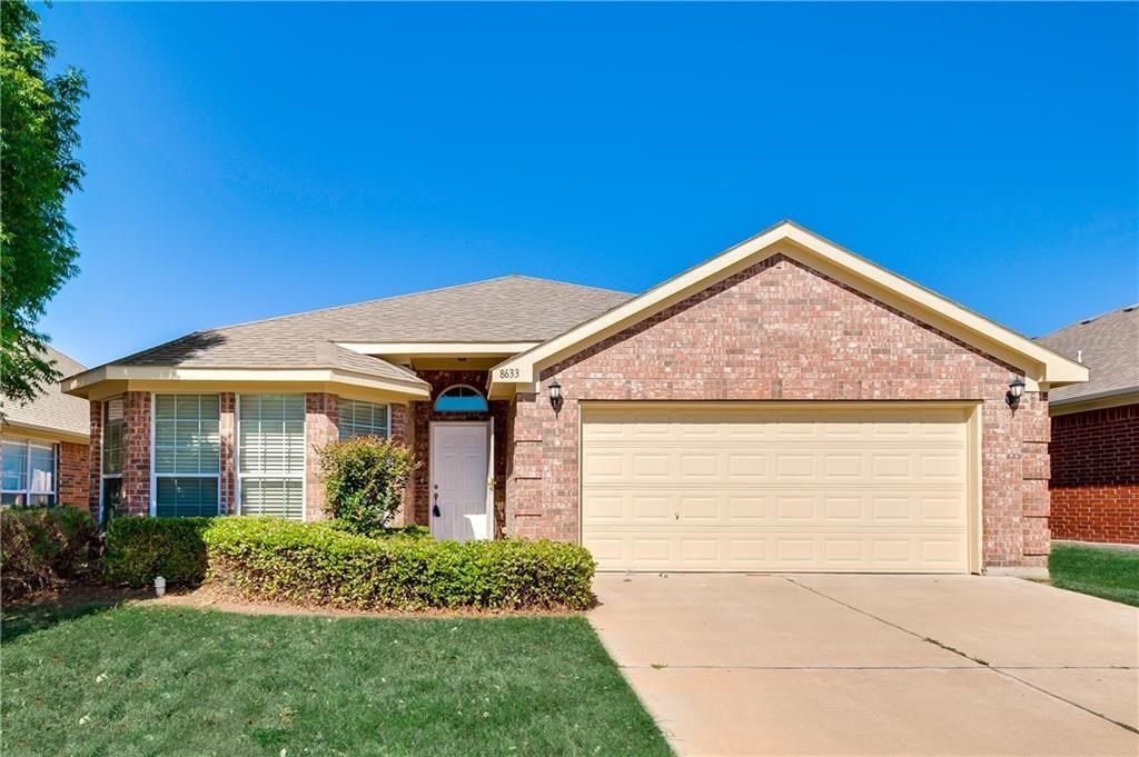8633 Corral Circle Fort Worth TX 76244