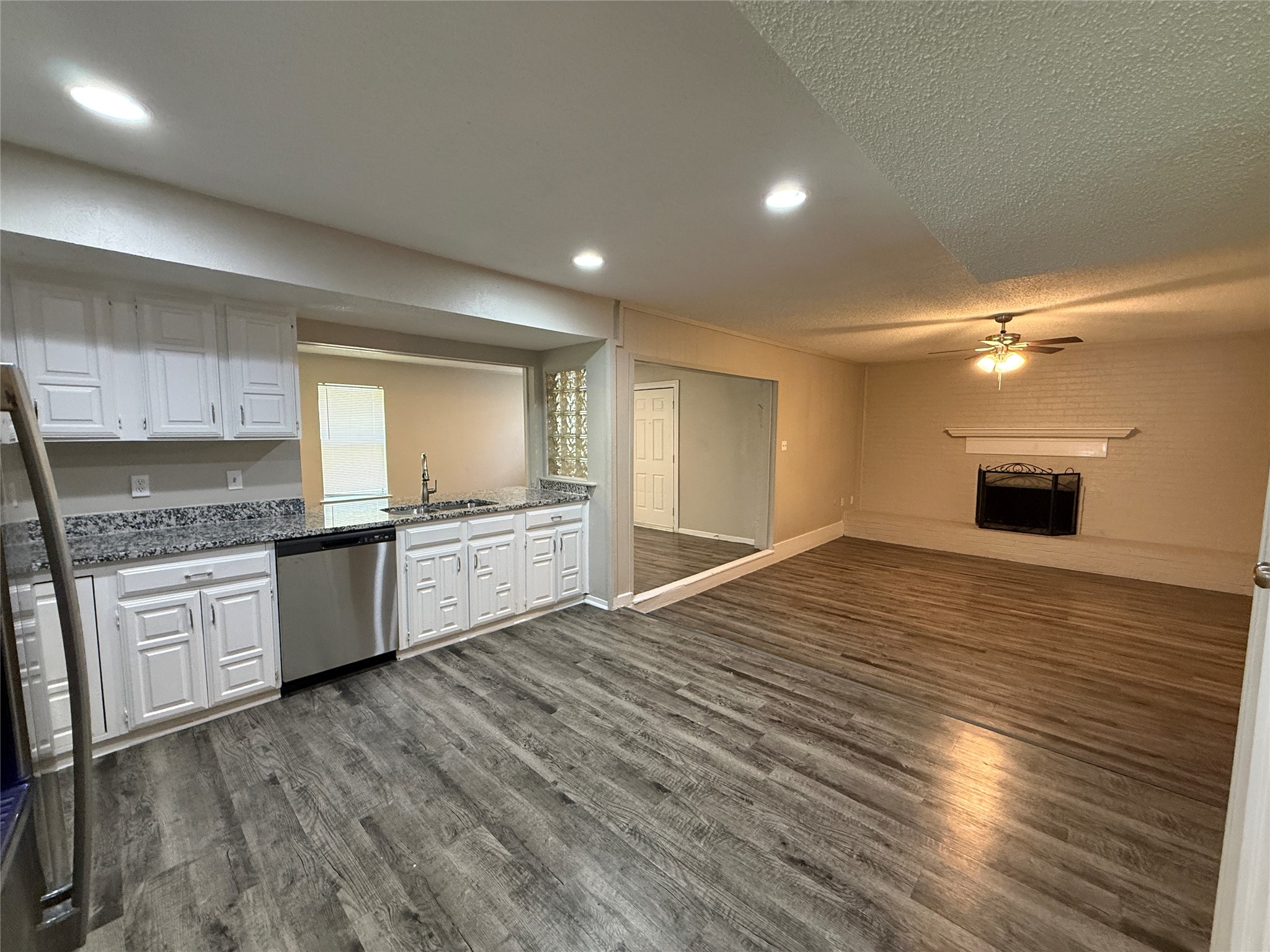 1121 Via Del Rey Mesquite TX 75150