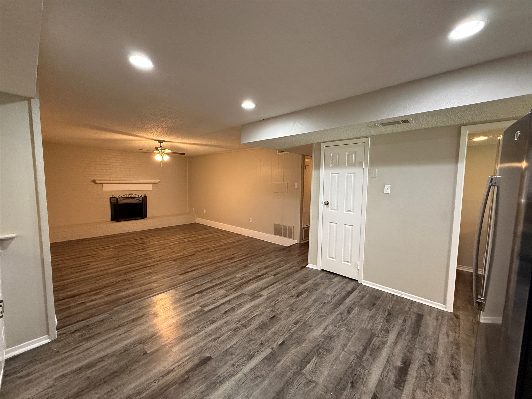 1121 Via Del Rey Mesquite TX 75150