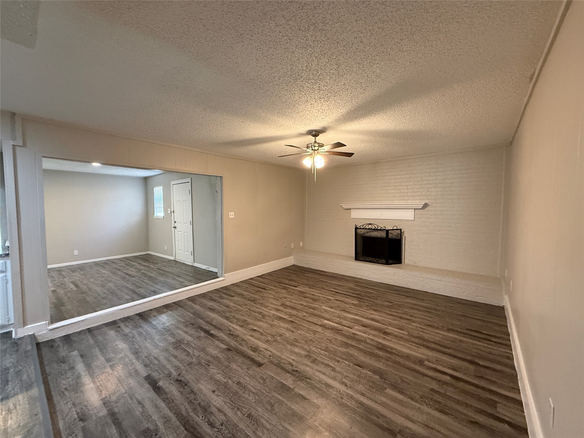 1121 Via Del Rey Mesquite TX 75150