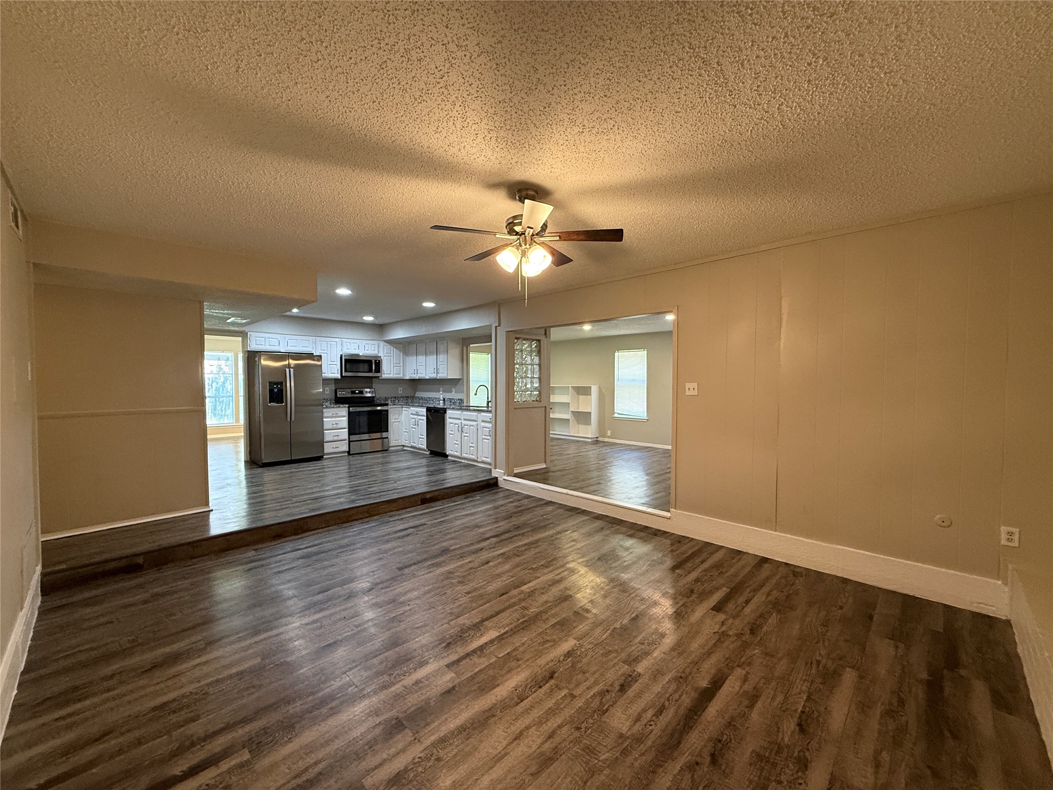 1121 Via Del Rey Mesquite TX 75150