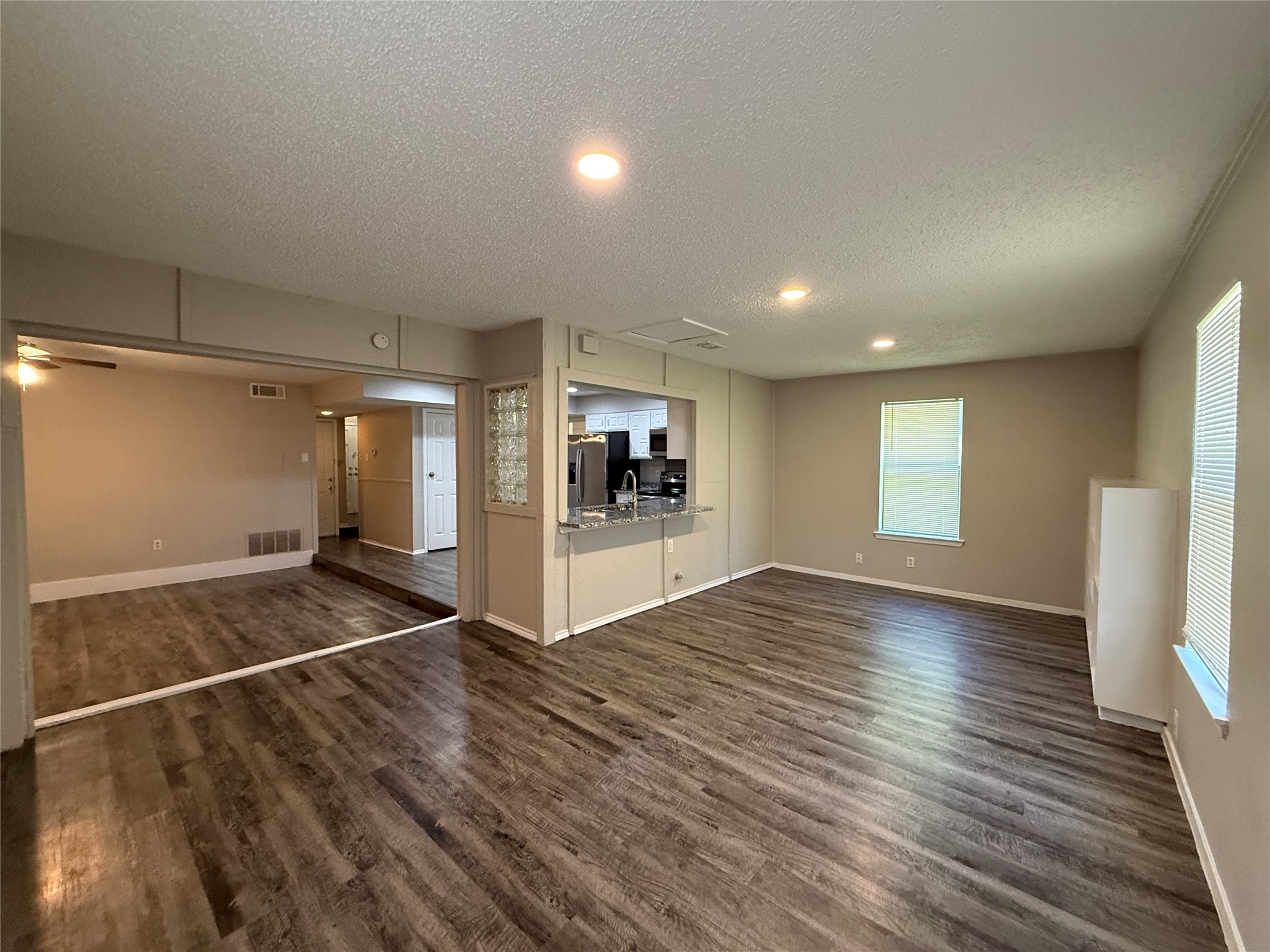 1121 Via Del Rey Mesquite TX 75150