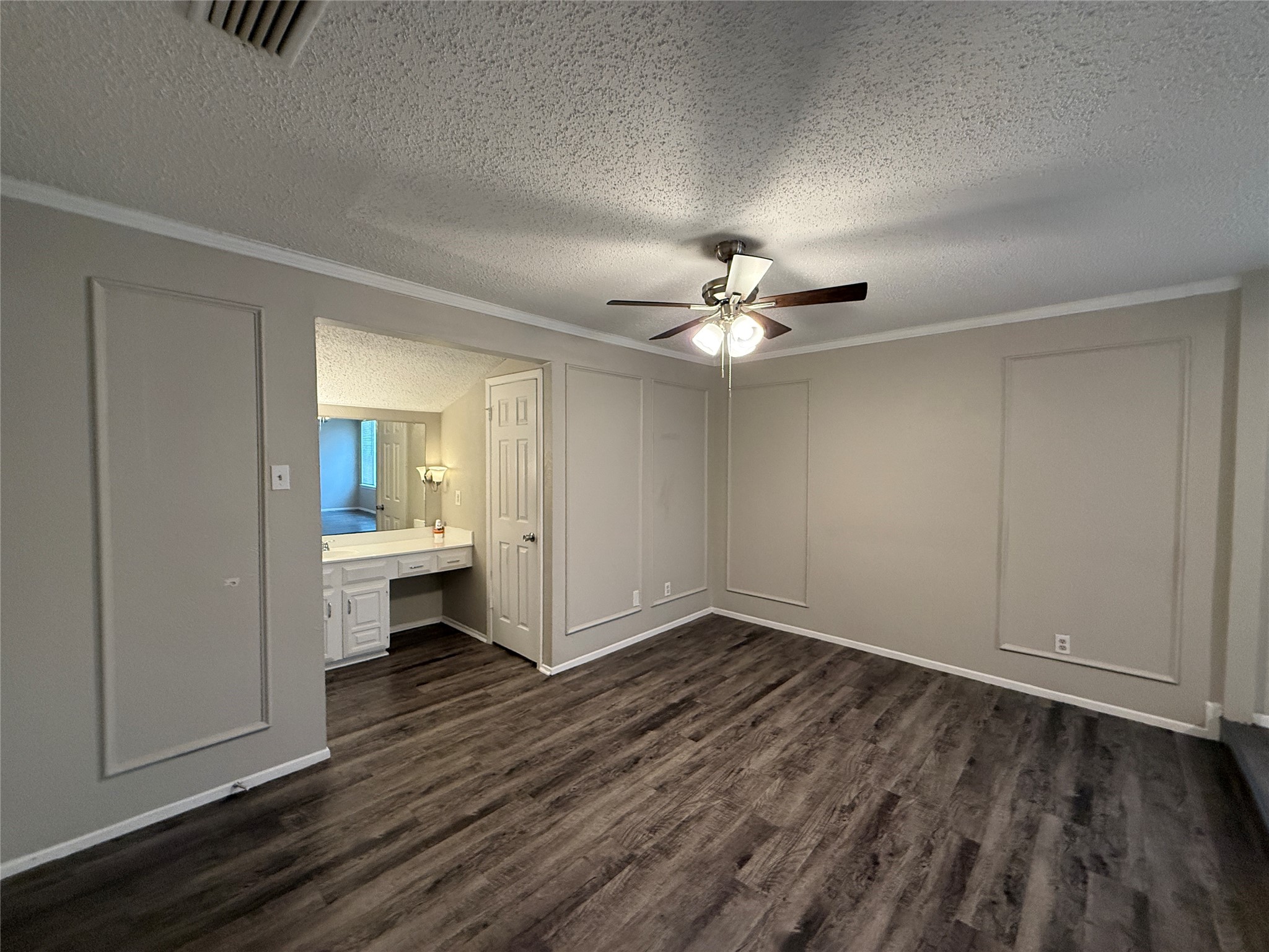 1121 Via Del Rey Mesquite TX 75150