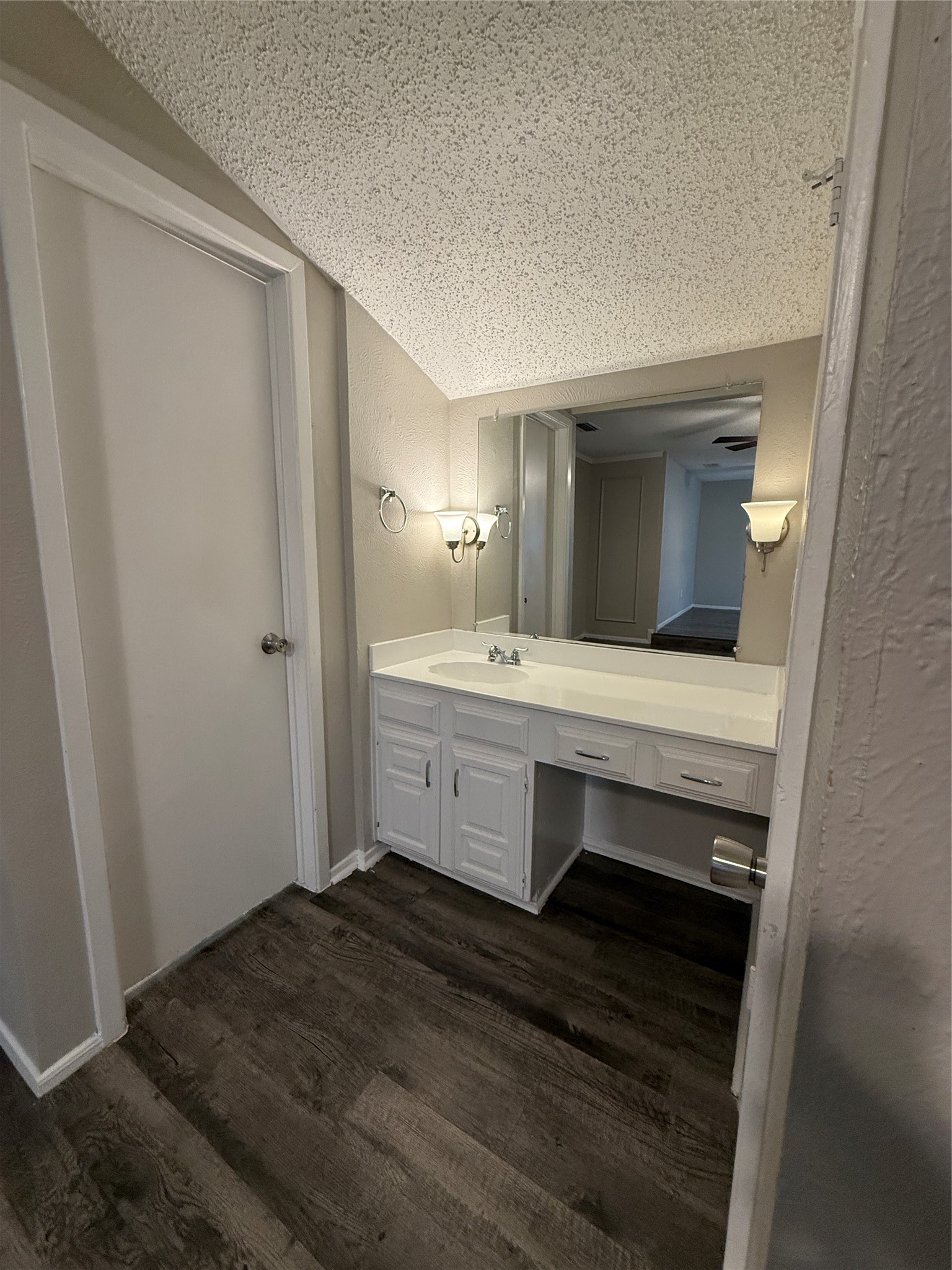 1121 Via Del Rey Mesquite TX 75150