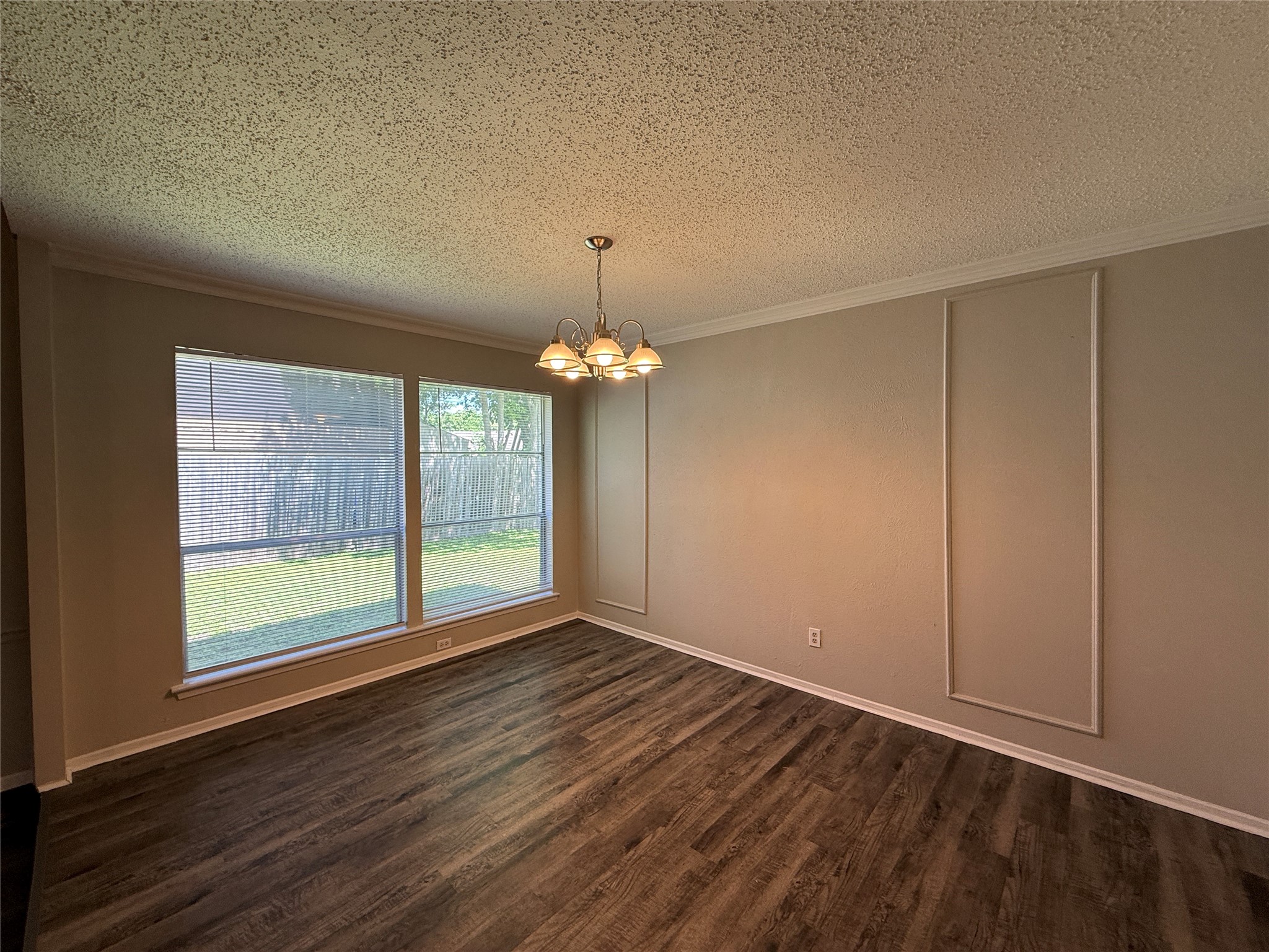1121 Via Del Rey Mesquite TX 75150