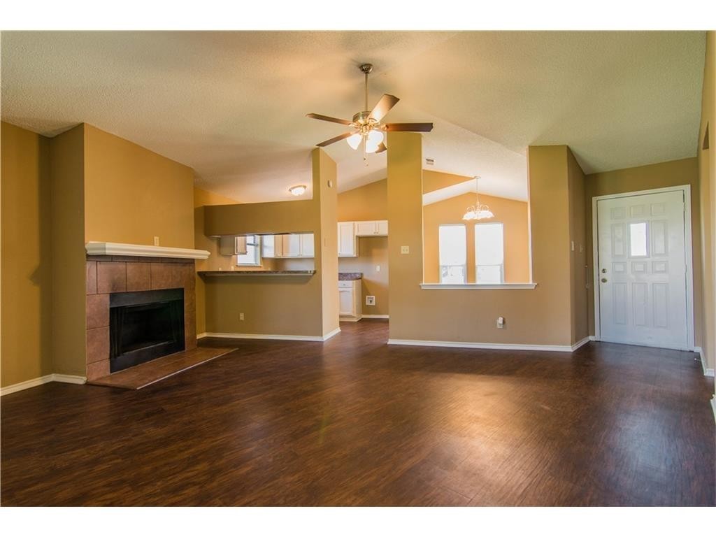 1080 W Hills Terrace Saginaw TX 76179