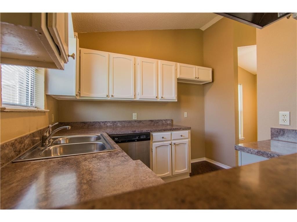1080 W Hills Terrace Saginaw TX 76179