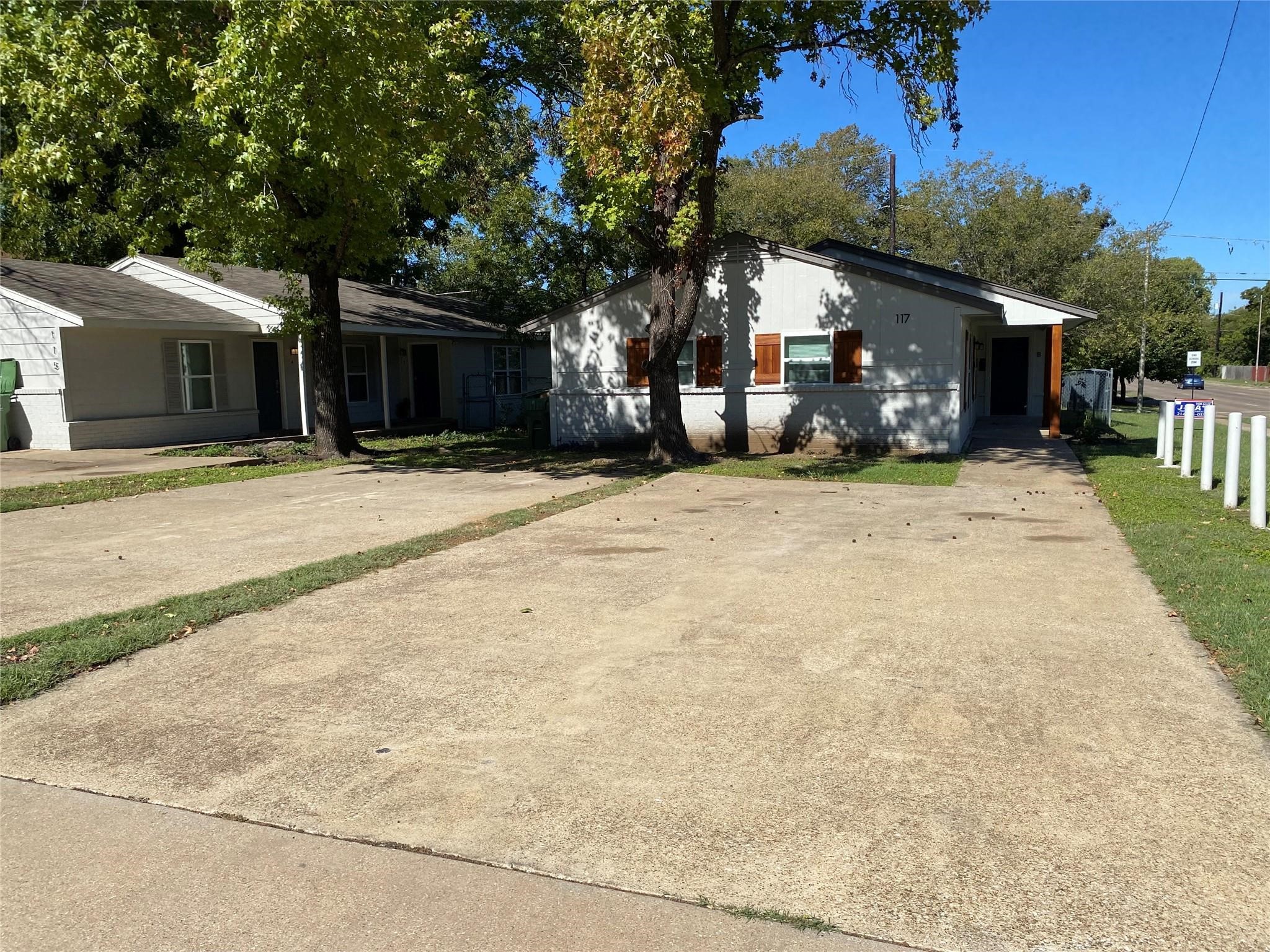 117 E Sanford Street Arlington TX 76011
