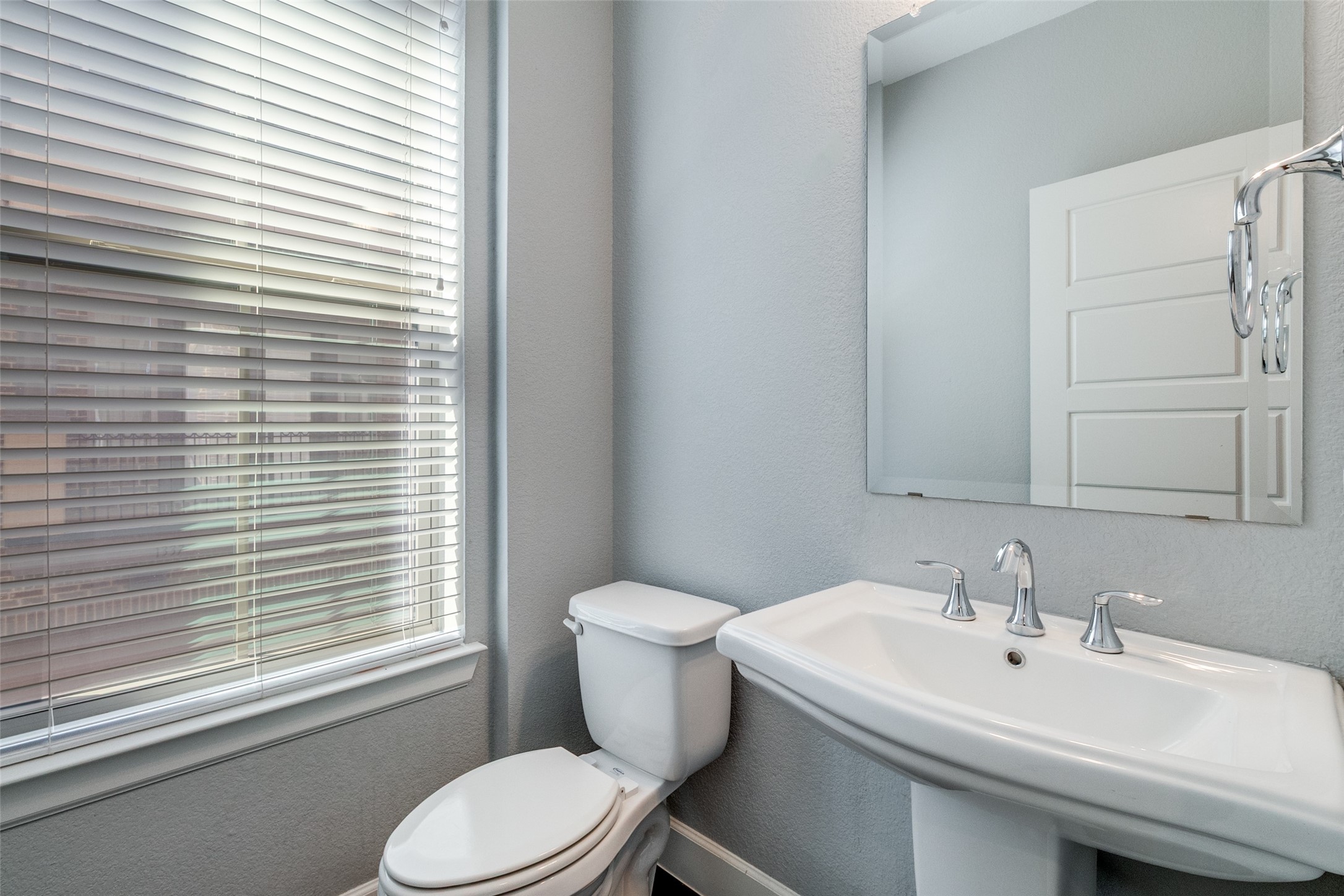 1348 Arch Place Dallas TX 75215