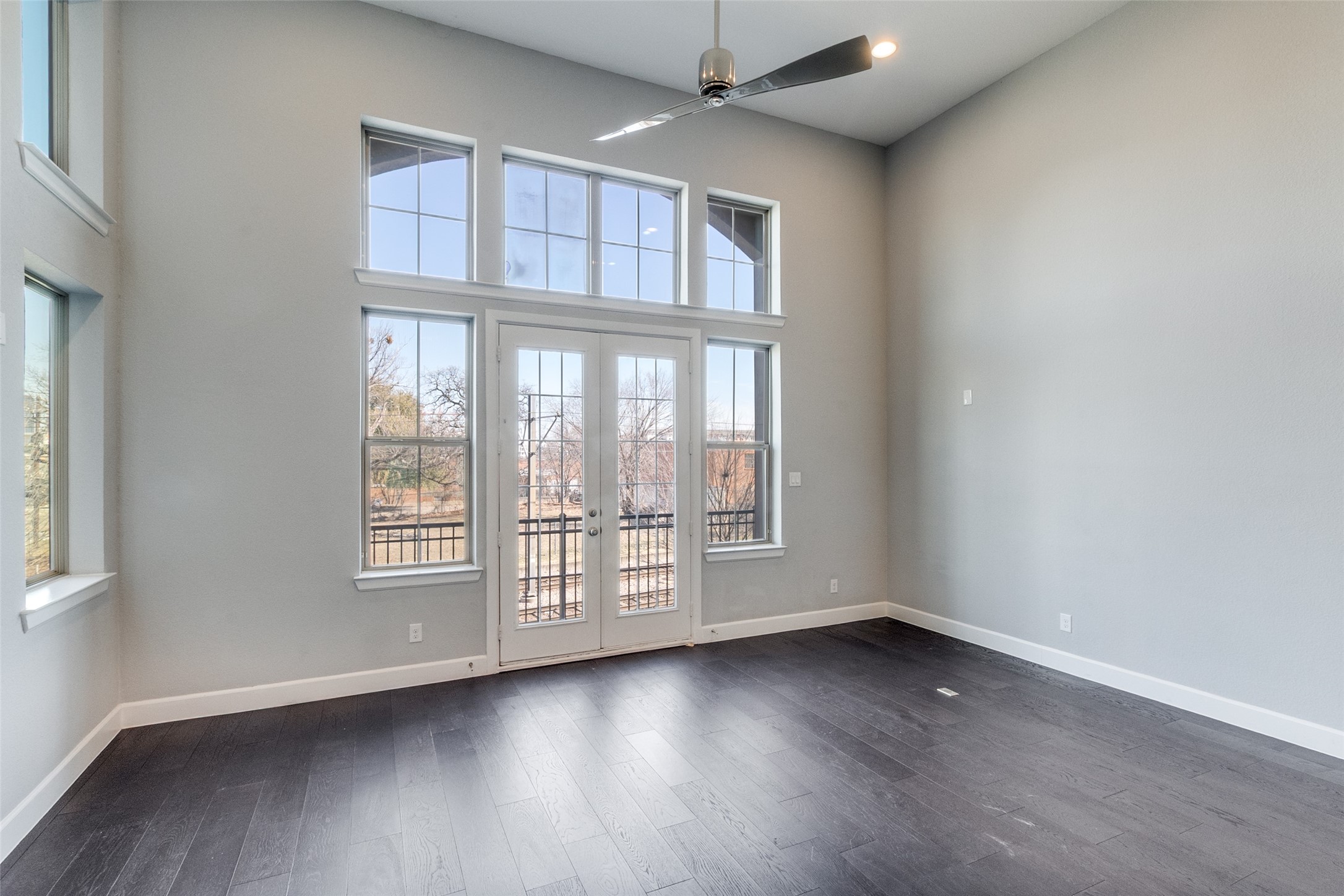 1348 Arch Place Dallas TX 75215