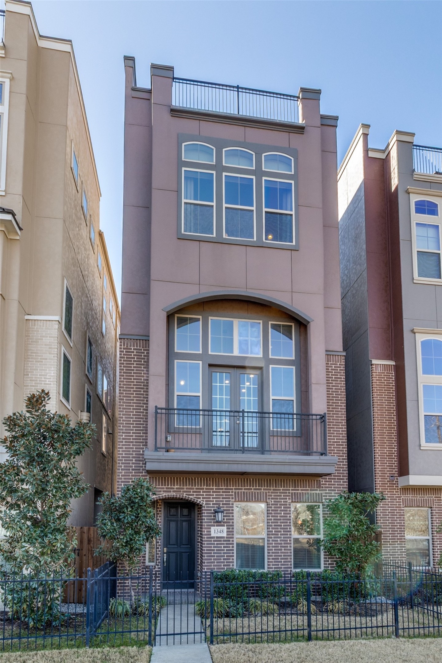 1348 Arch Place Dallas TX 75215