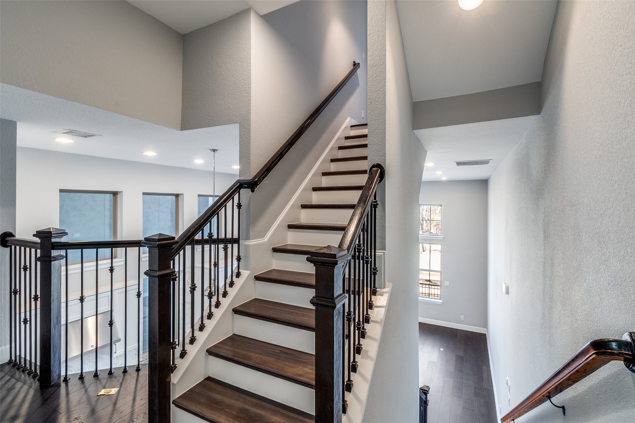 1348 Arch Place Dallas TX 75215
