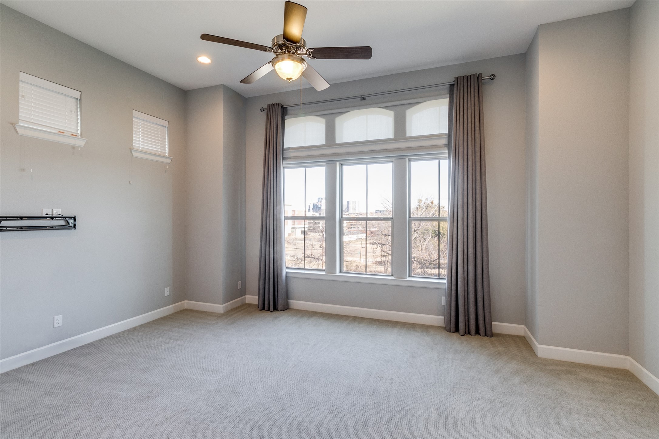 1348 Arch Place Dallas TX 75215