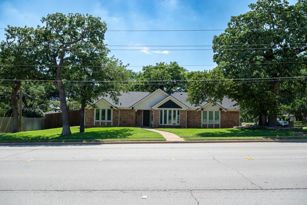 2237 Norwood Drive Hurst TX 76054