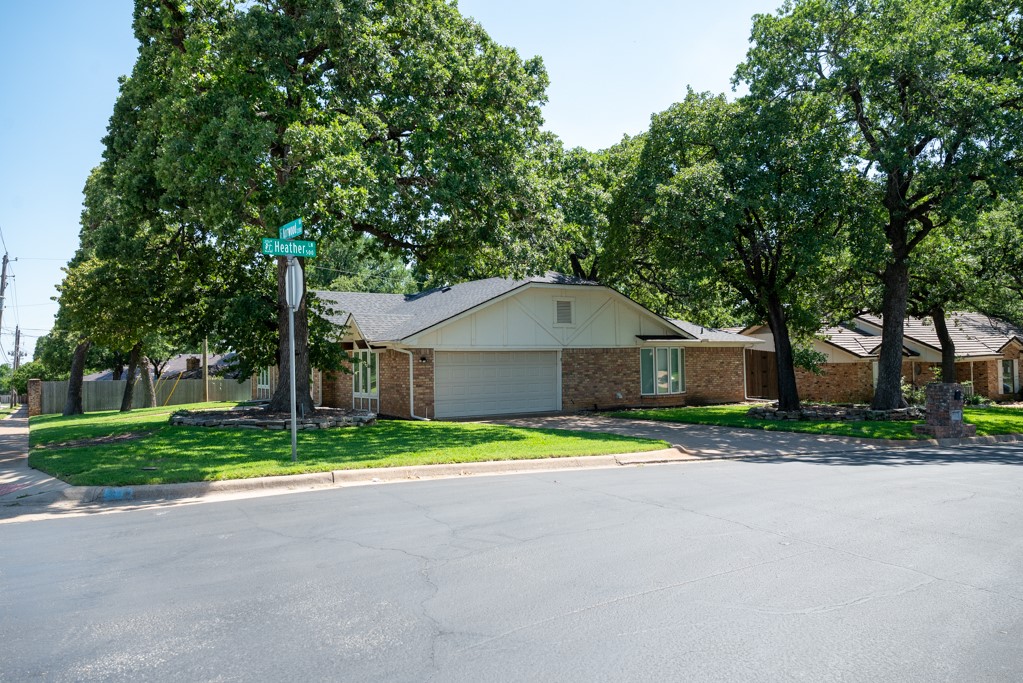 2237 Norwood Drive Hurst TX 76054